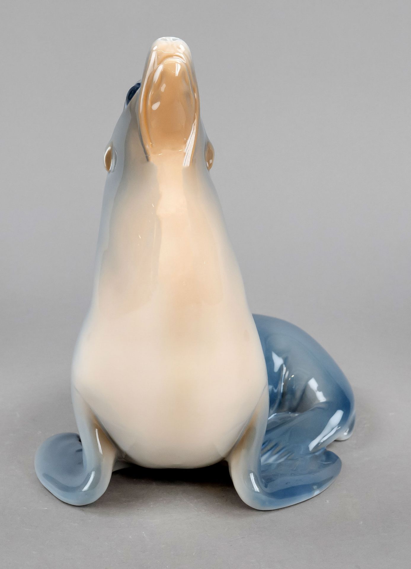 Very large seal, Royal Copenhagen, mark 1980-1984, 1st choice, design Theodor Madsen (1880-1965), - Image 2 of 2