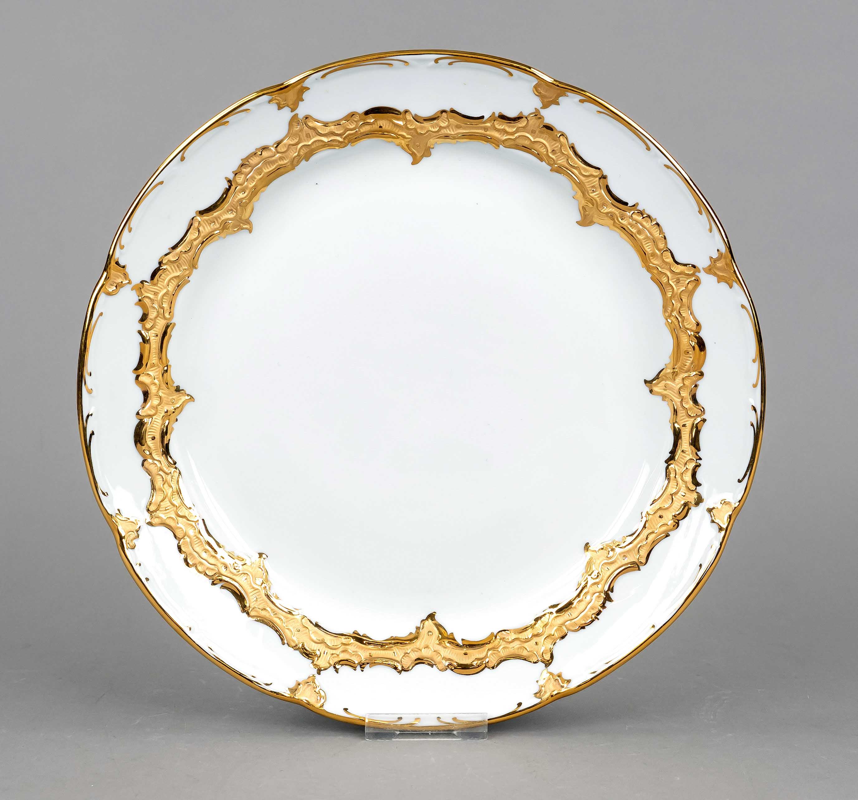 Round cake plate, Meissen, mark around 1980, 2nd choice, B-shape, design Ernst August Leuteritz