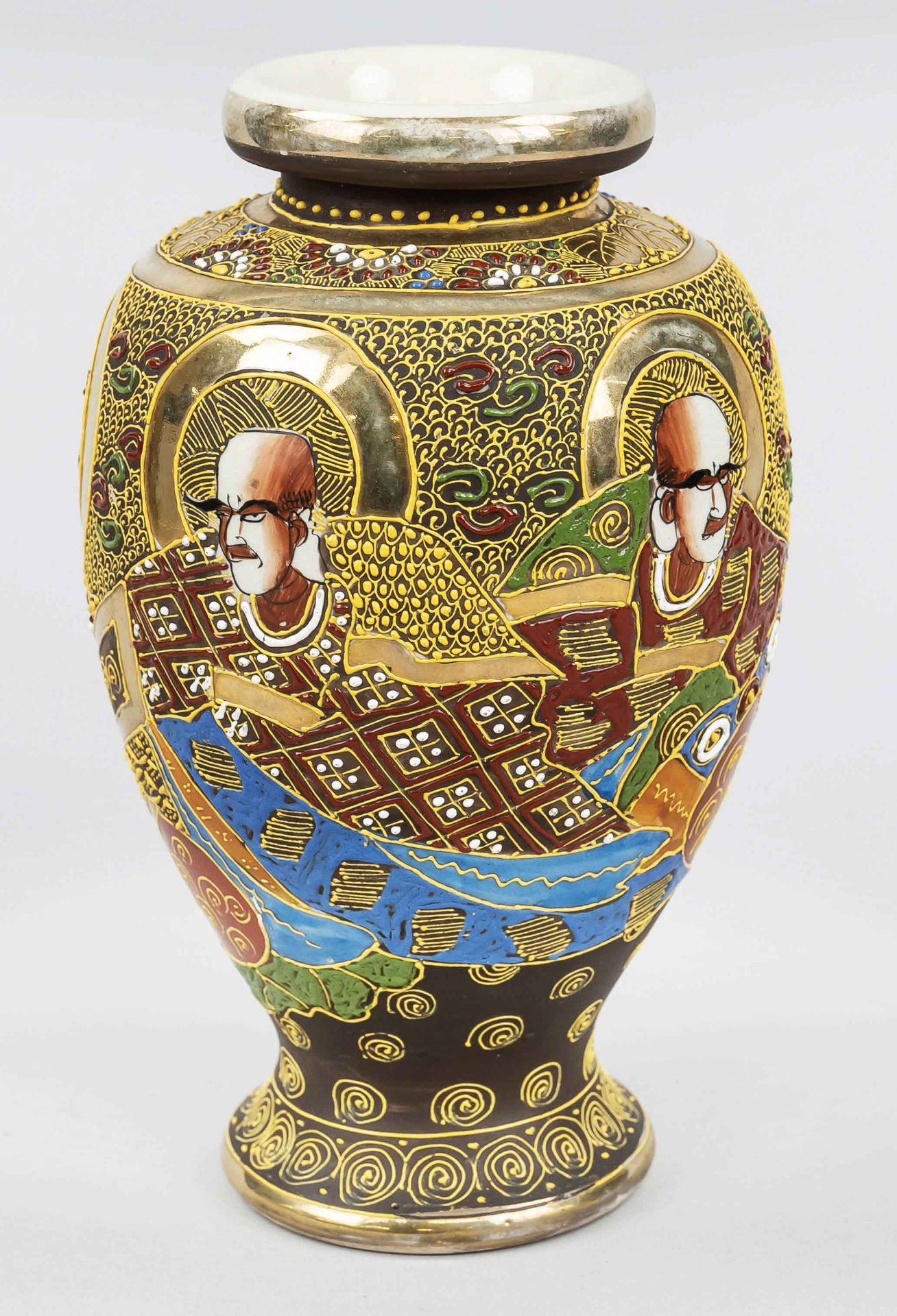 Satsuma vase with expressionistic decoration, Japan, 1920s, ivory porcelain with fine craquelé, rich - Image 3 of 4