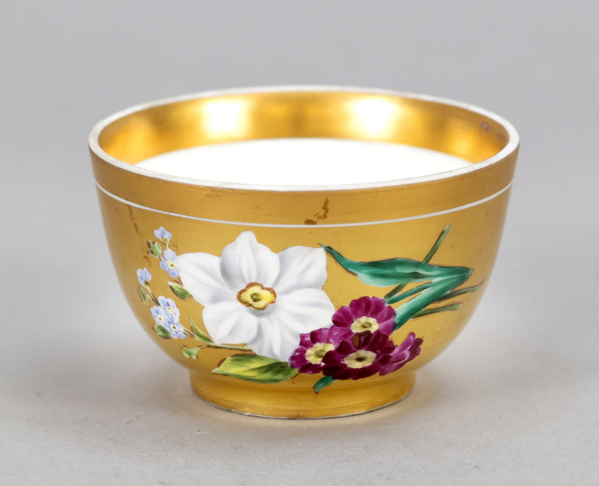 A small pot, Augarten, Vienna, 1806, polychrome floral painting on a gold rim, h. 4 cm