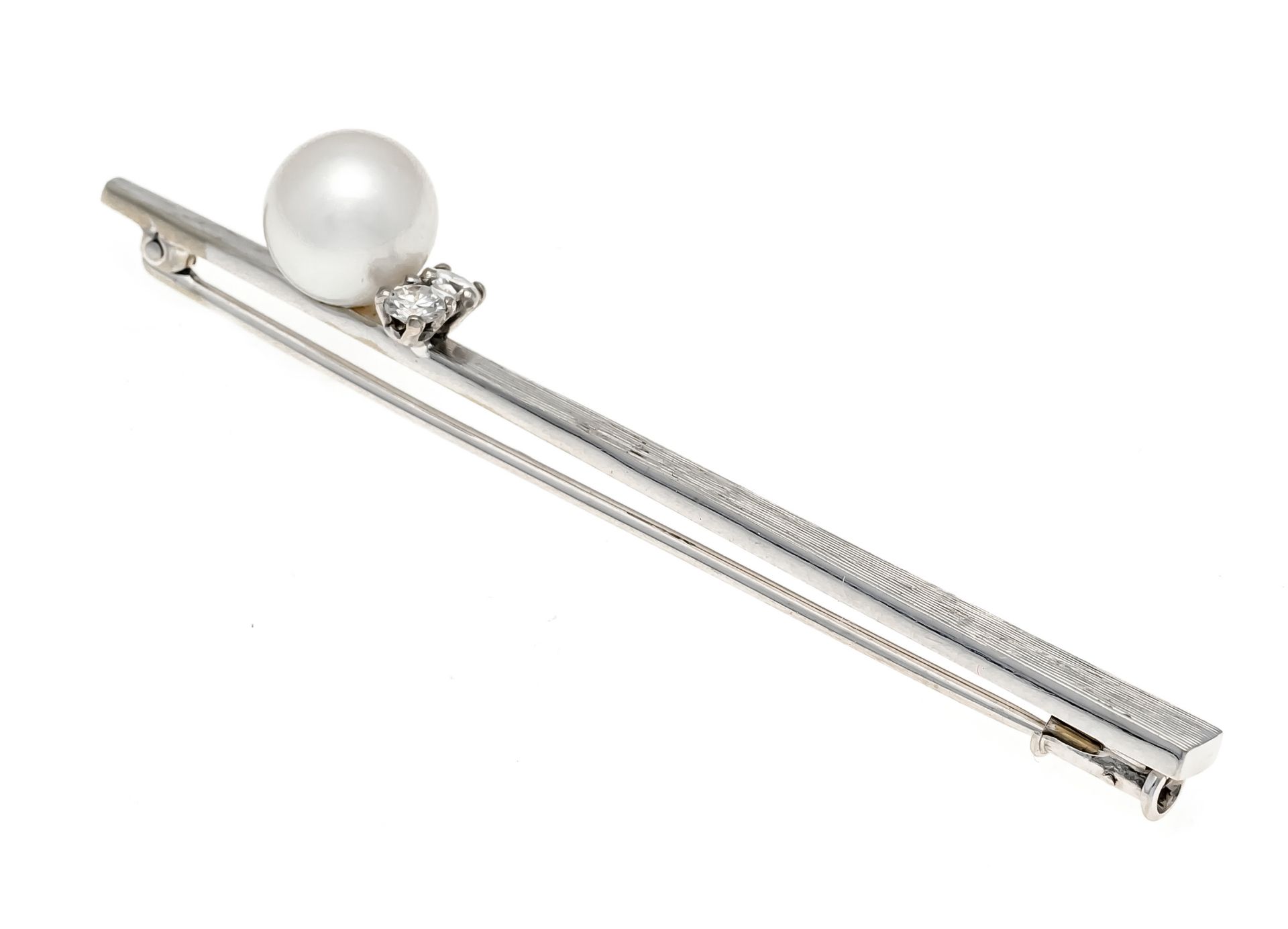 Pearl and diamond bar pin WG 750/000 with a creamy white Akoya pearl 7.8 mm and 2 brilliant-cut