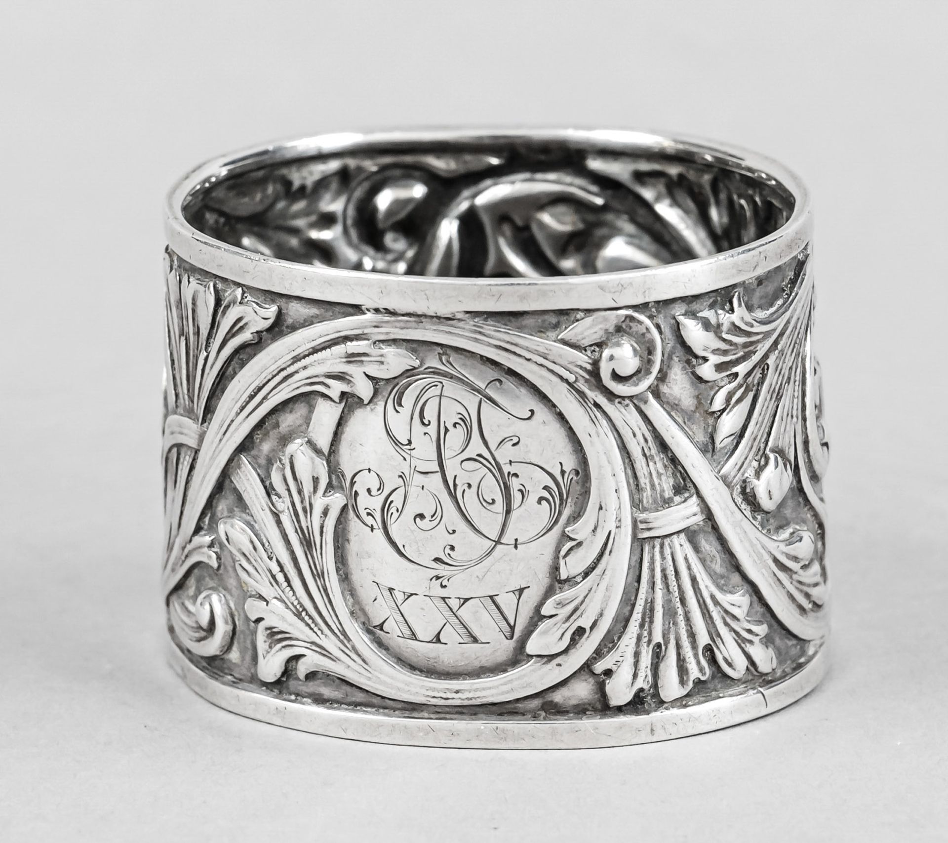 Oval napkin ring, hallmarked Russia, 1882-99, smitten city mark probably Moscow, master mark