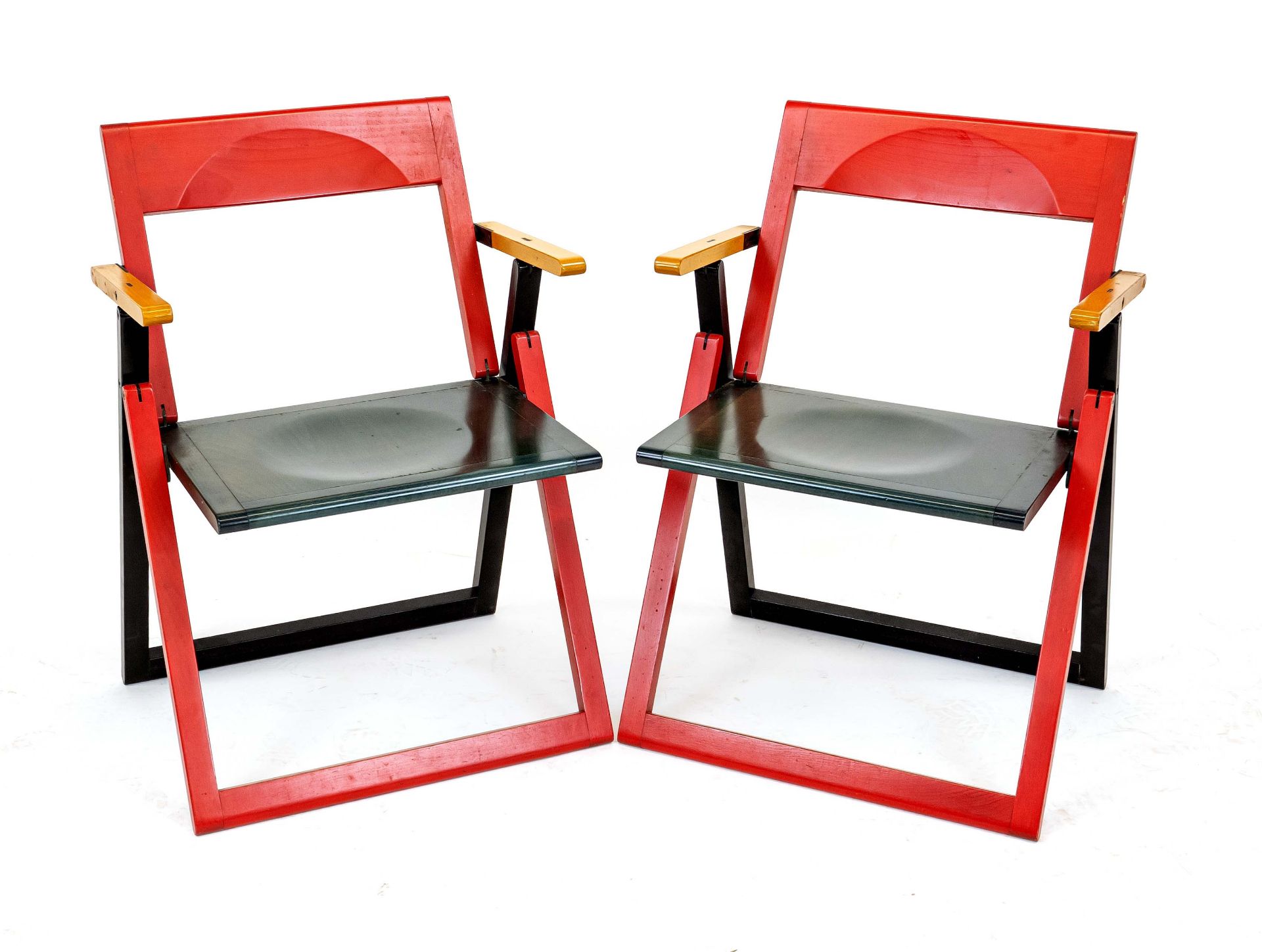 2 folding chairs, 2nd half of 20th c., different color lacquered wood with iron hinges, folds very