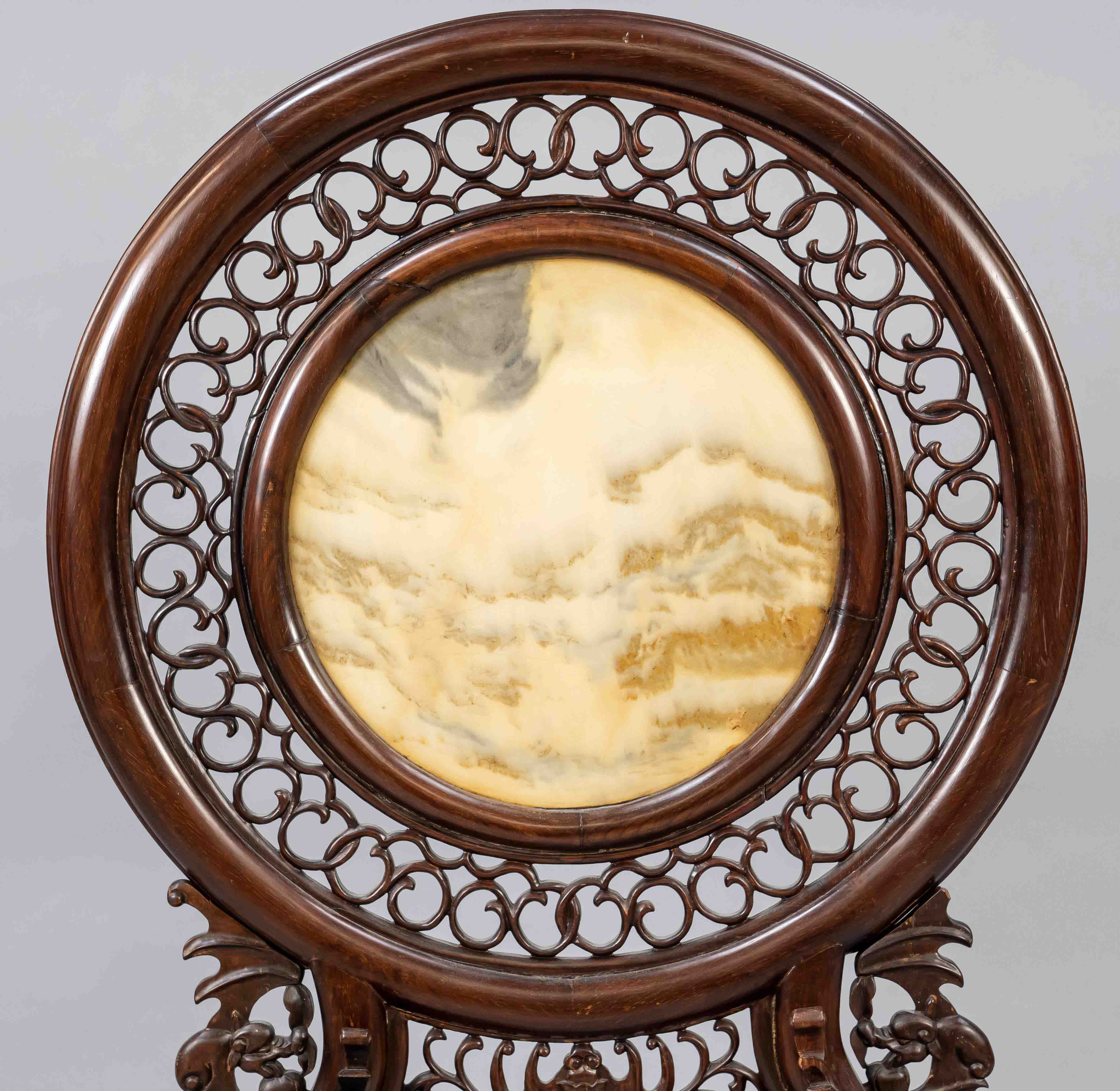 Large dreamstone, China, Qing dynasty(1644-1911), 18th/19th c., in ornately carved rosewood stand - Image 2 of 2