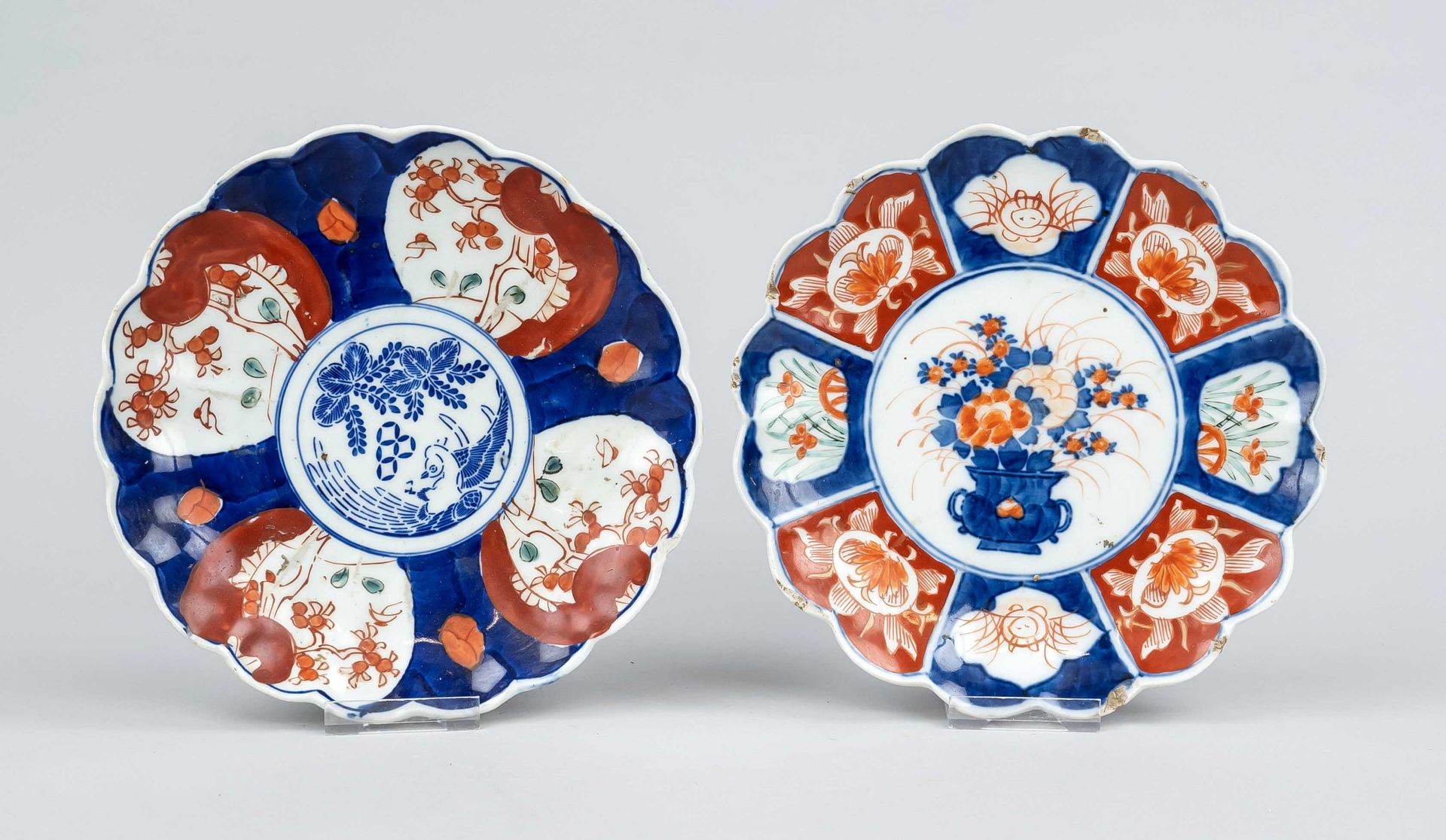 Pair of small Imari chrysanthemum plates, Japan, Meiji period(1868-1912), c. 1900, porcelain with