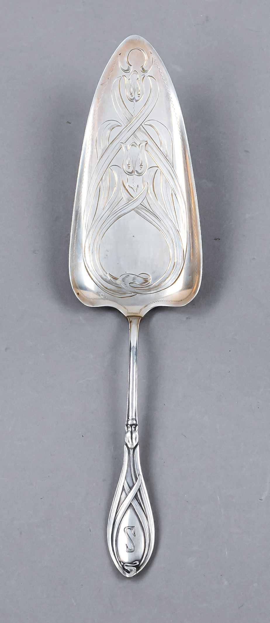 Art Nouveau pastry lifter tulip blossom. Silver, model 2900, marks misplaced, maker probably Franz