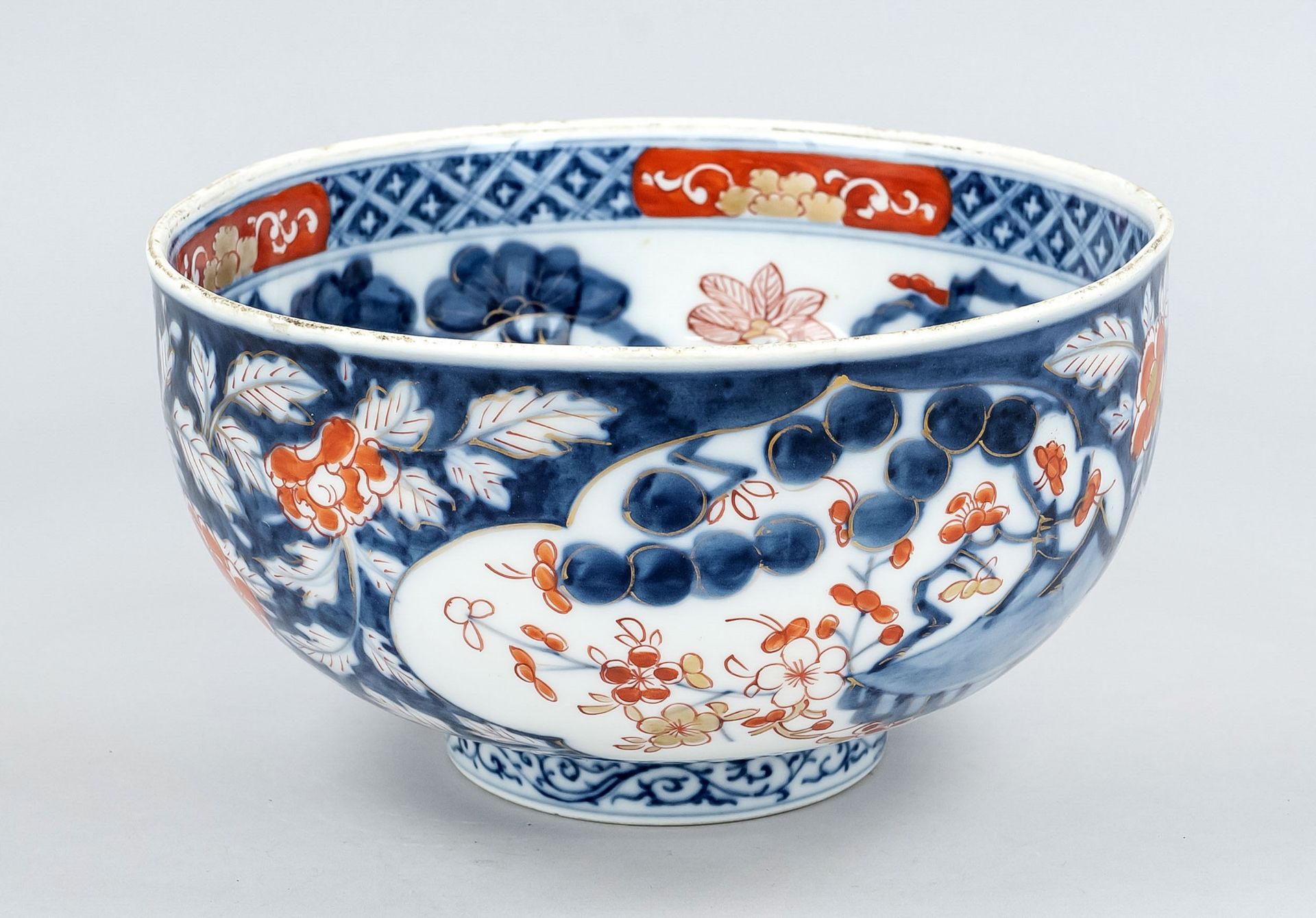 Large Imari punch bowl, Japan, Arita, Edo period(1603-1868), 19th c., porcelain with polychrome