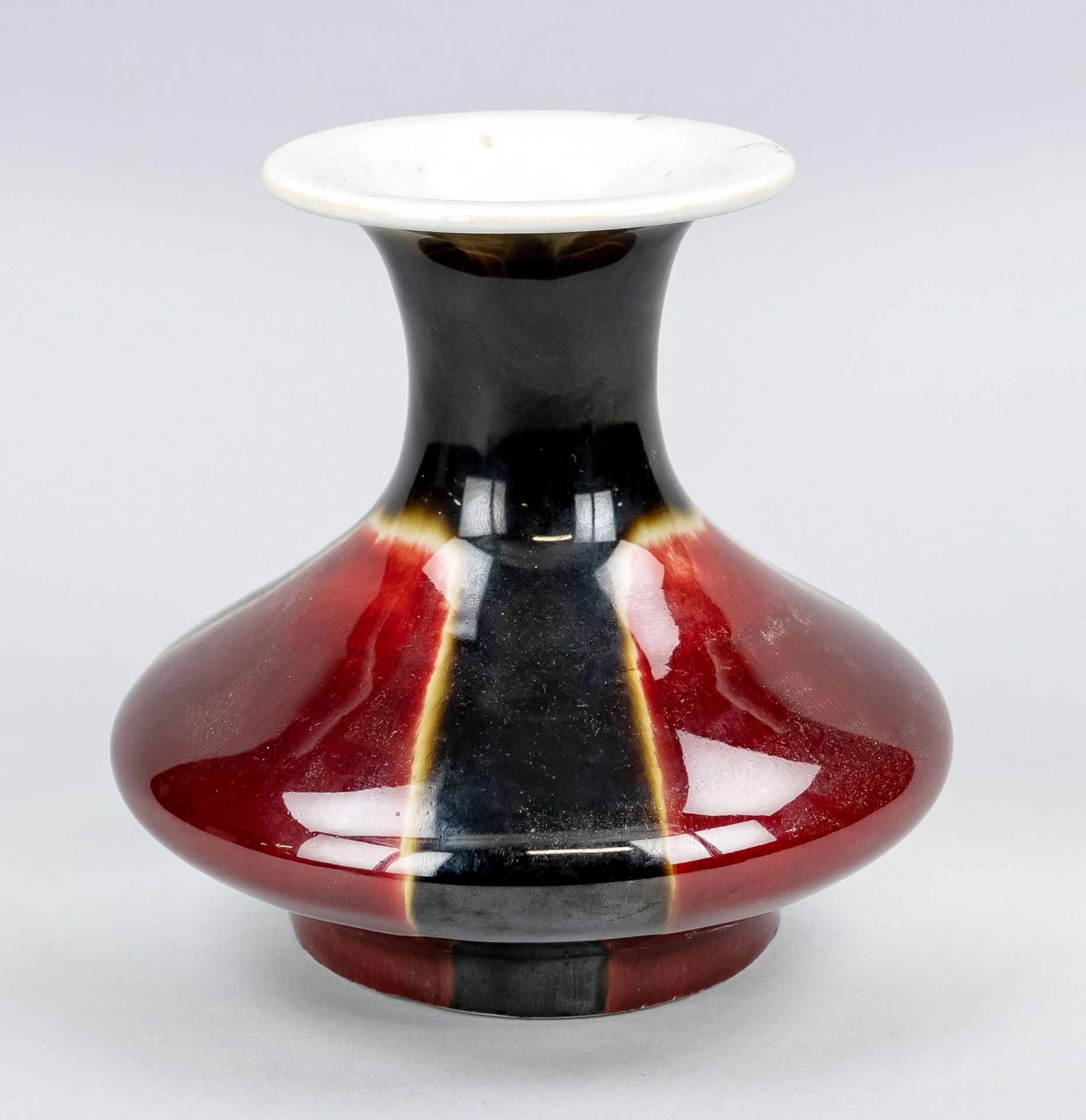 Modern oxblood vase, China, Jingdezhen, 20th c., porcelain with red glaze decoration and