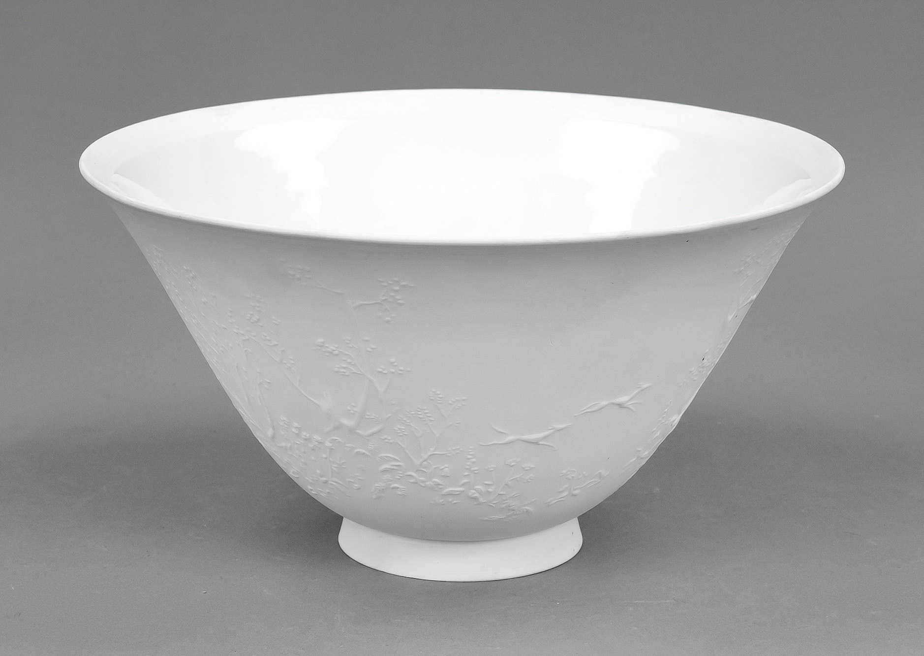 Bowl, KPM Berlin, mark 1984, 2nd choice, white bisque, model Rotraud, design Gerhard Gollwitzer c.