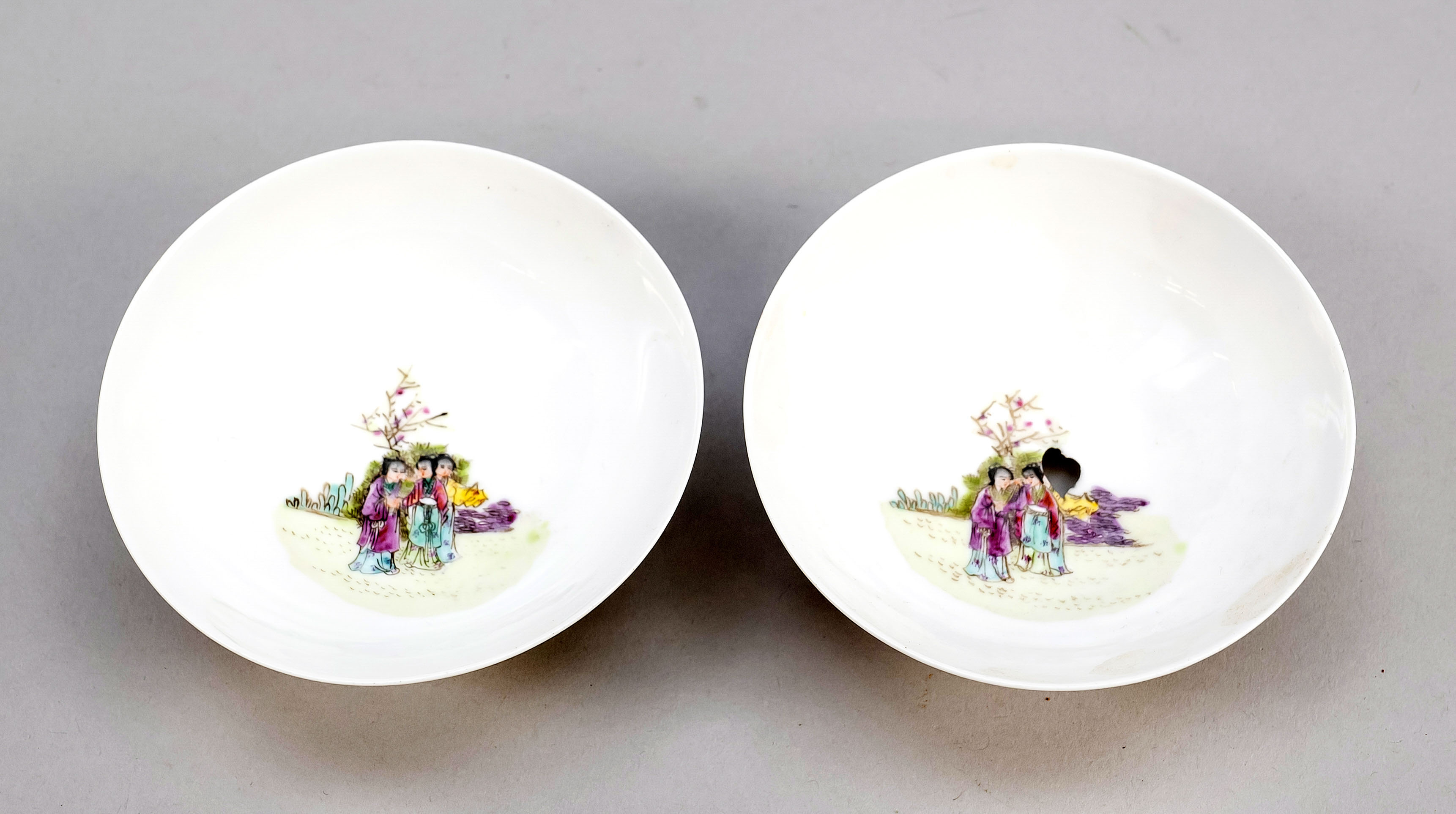 Pair of tea bowls 100 beauties, China, probably republic period(1912-1949), porcelain with - Image 3 of 3