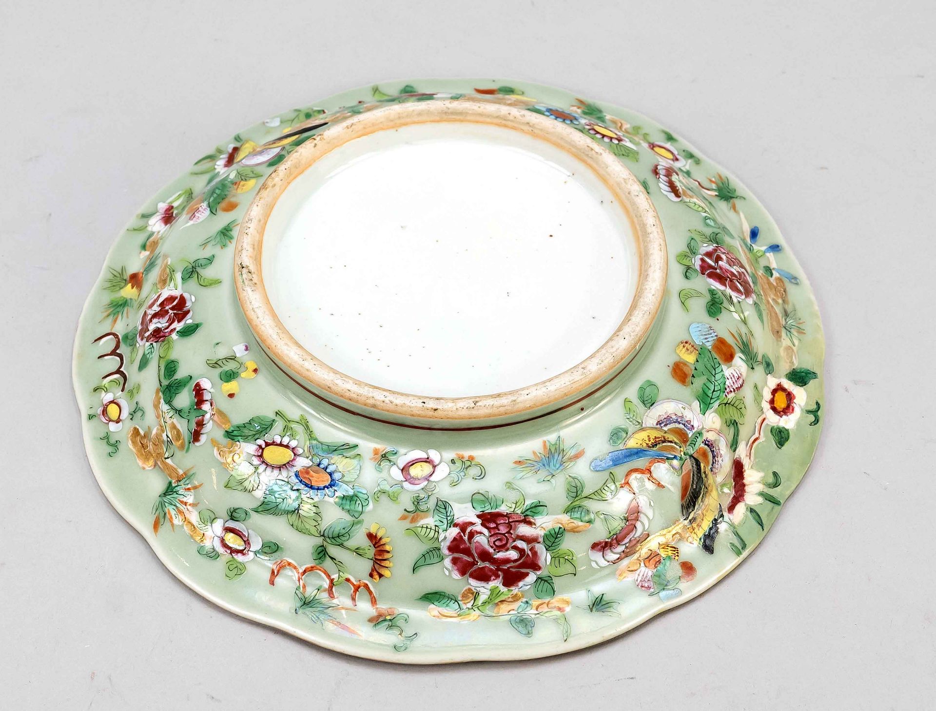 Flower-shaped plate millefleurs, China, Qing dynasty(1644-1912), around 1900, Guangzhou province, - Image 2 of 2