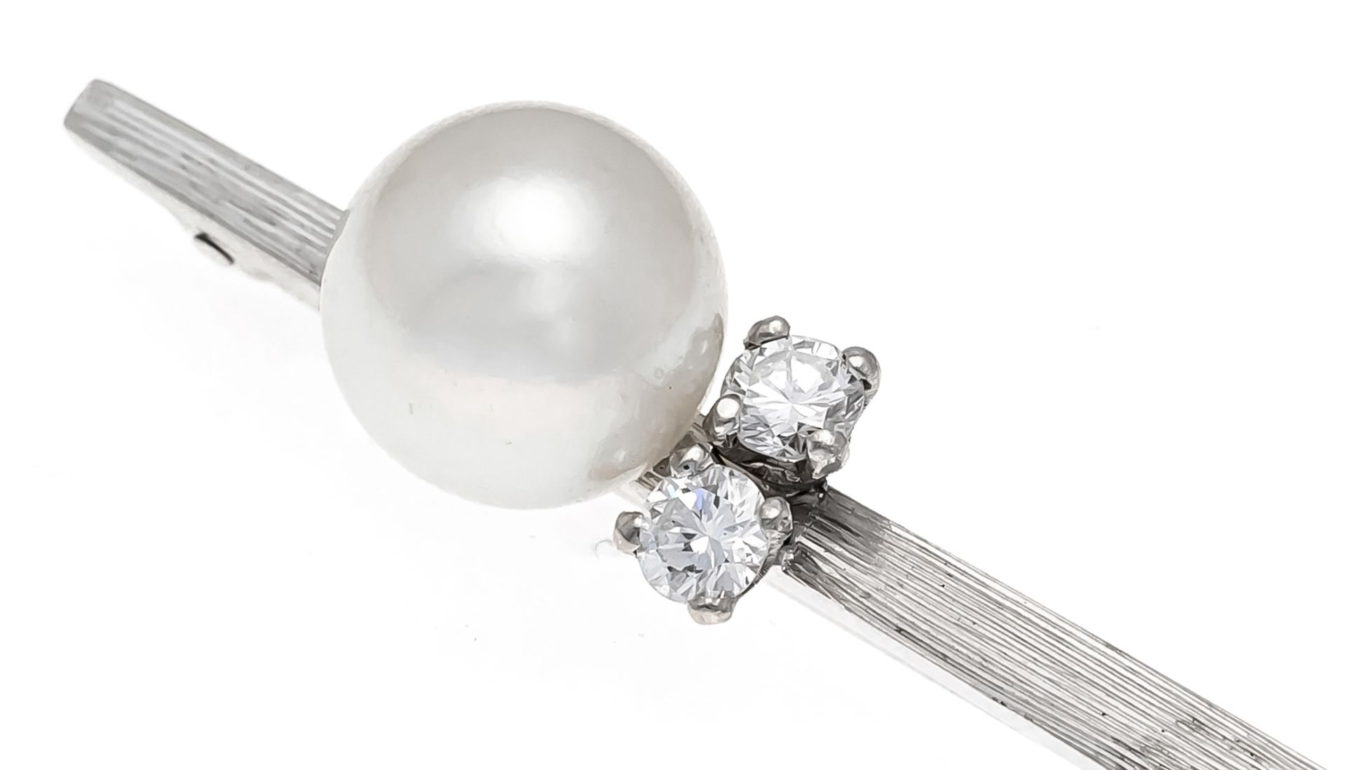 Pearl and diamond bar pin WG 750/000 with a creamy white Akoya pearl 7.8 mm and 2 brilliant-cut - Image 2 of 2