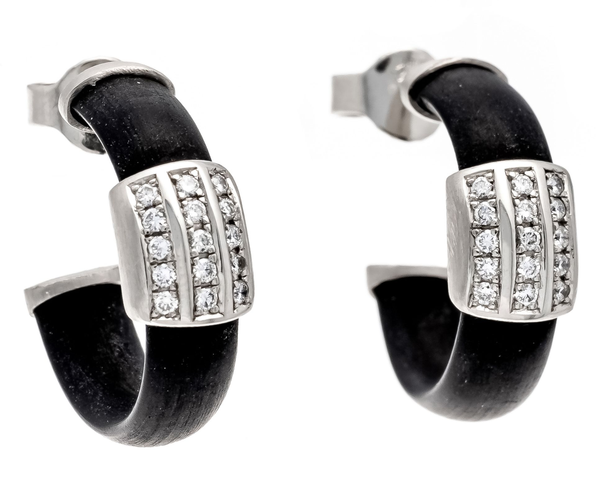 Bunz half earrings platinum 950/000 with black plastic with 30 diamonds, total 0.22 ct TW/VS, l.