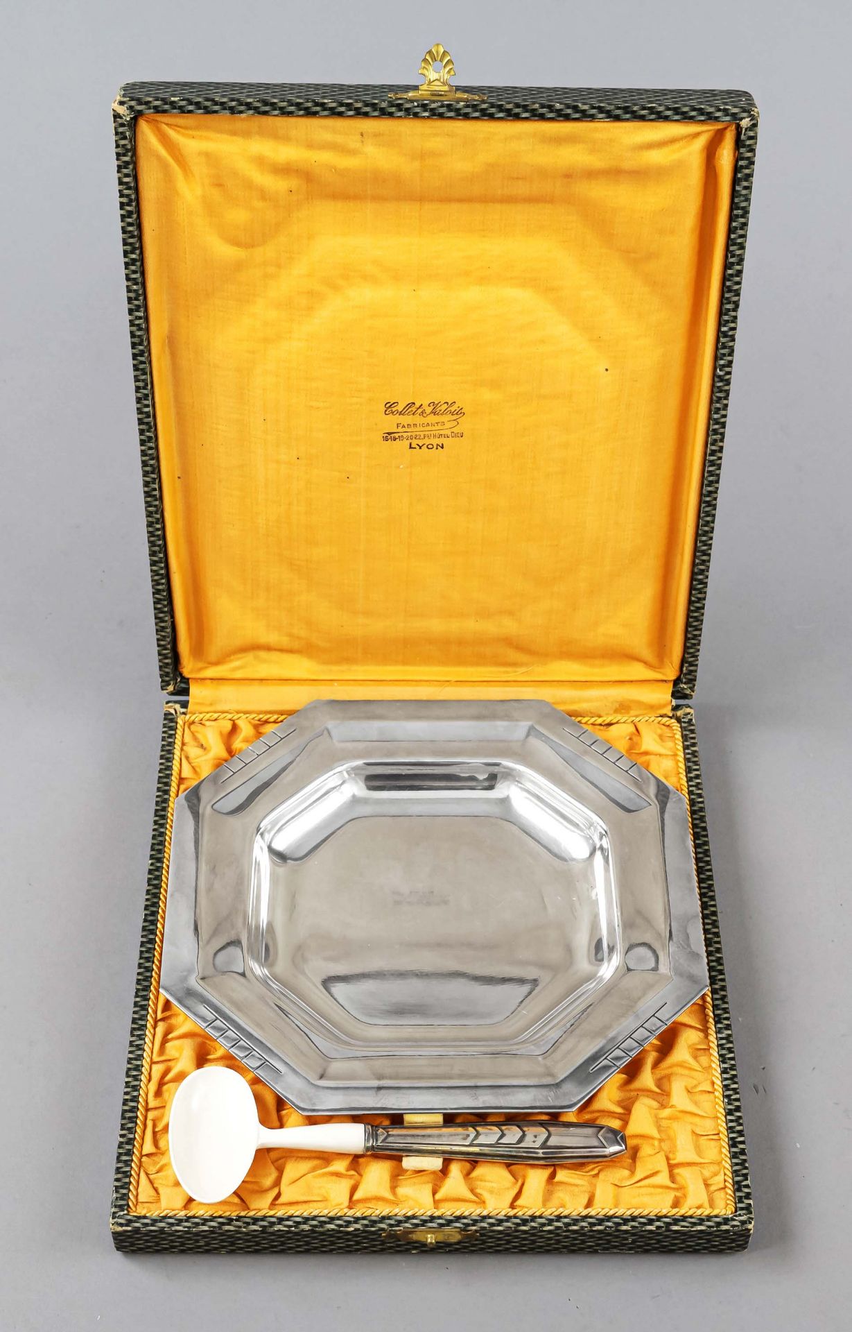 Two-piece Art Deco baptism set, probably France, around 1920, MZ, 8-cornered plate and spoon, Ø 19,5