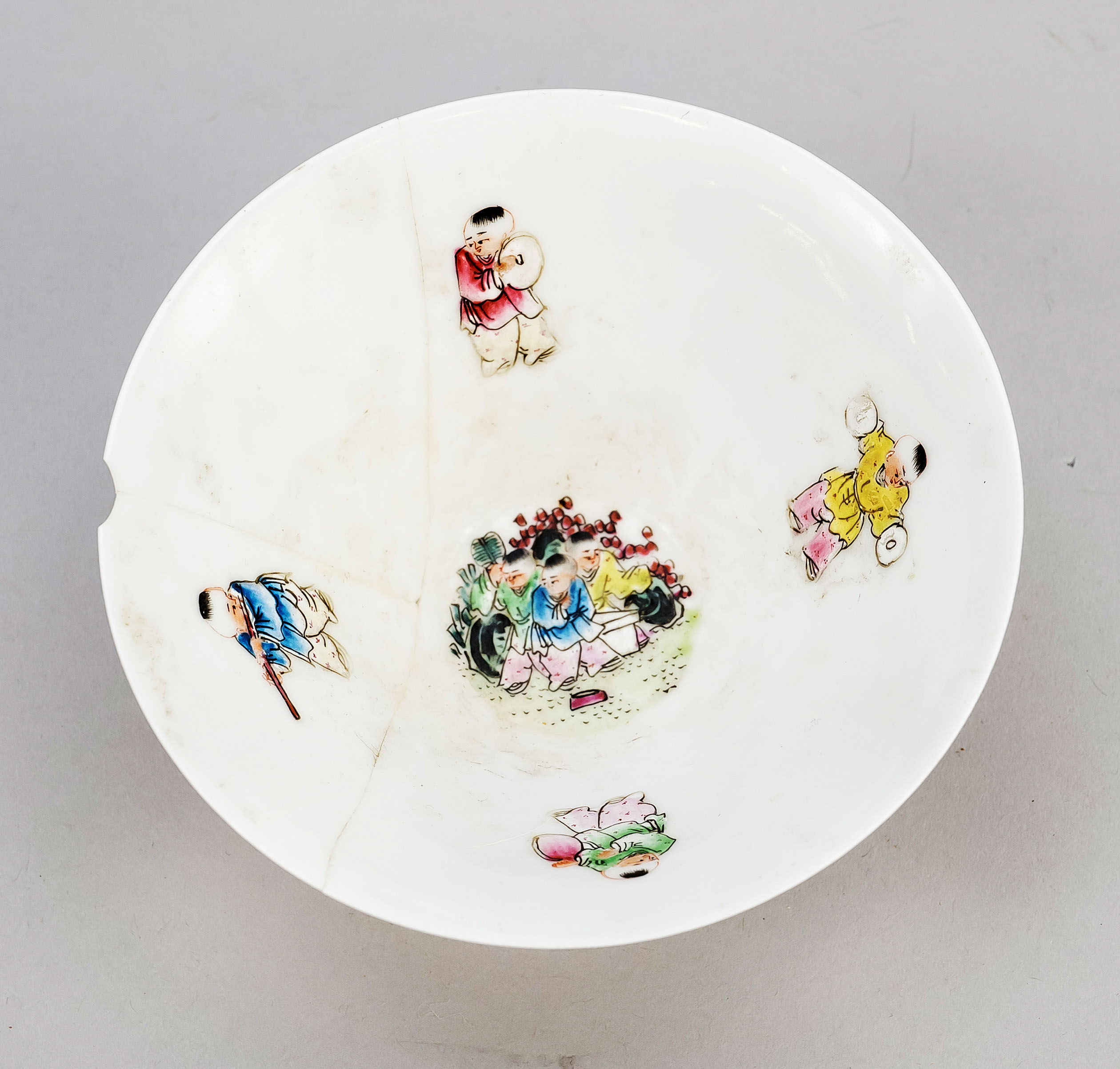 Conical tea bowl 100 children, China, probably Qing Guangxu period(1875-1908), porcelain - Image 3 of 3