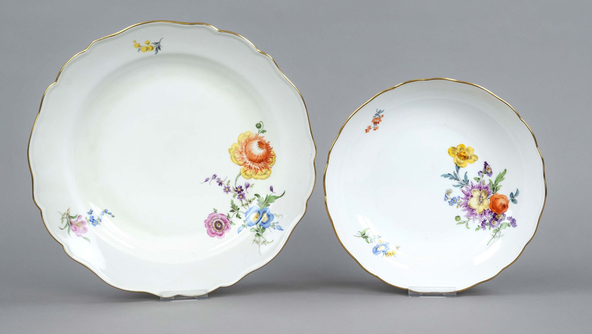 Two round serving dishes, Meissen, mark after 1934, 1st choice, shape New cut-out, decor Colorful