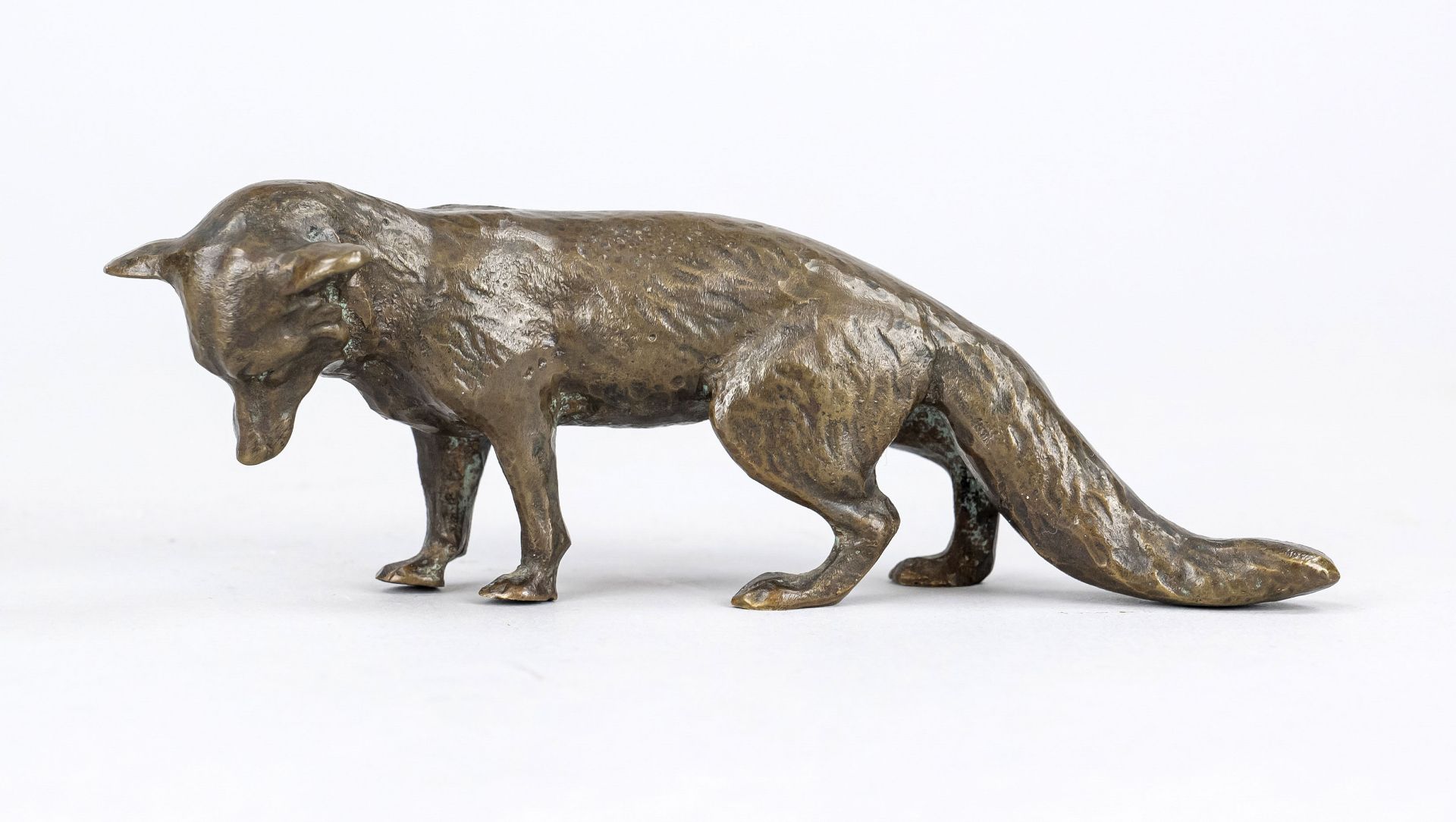 Anonymous animal sculptor early 20th c., fox, patinated solid bronze, unsigned, l. 14 cm