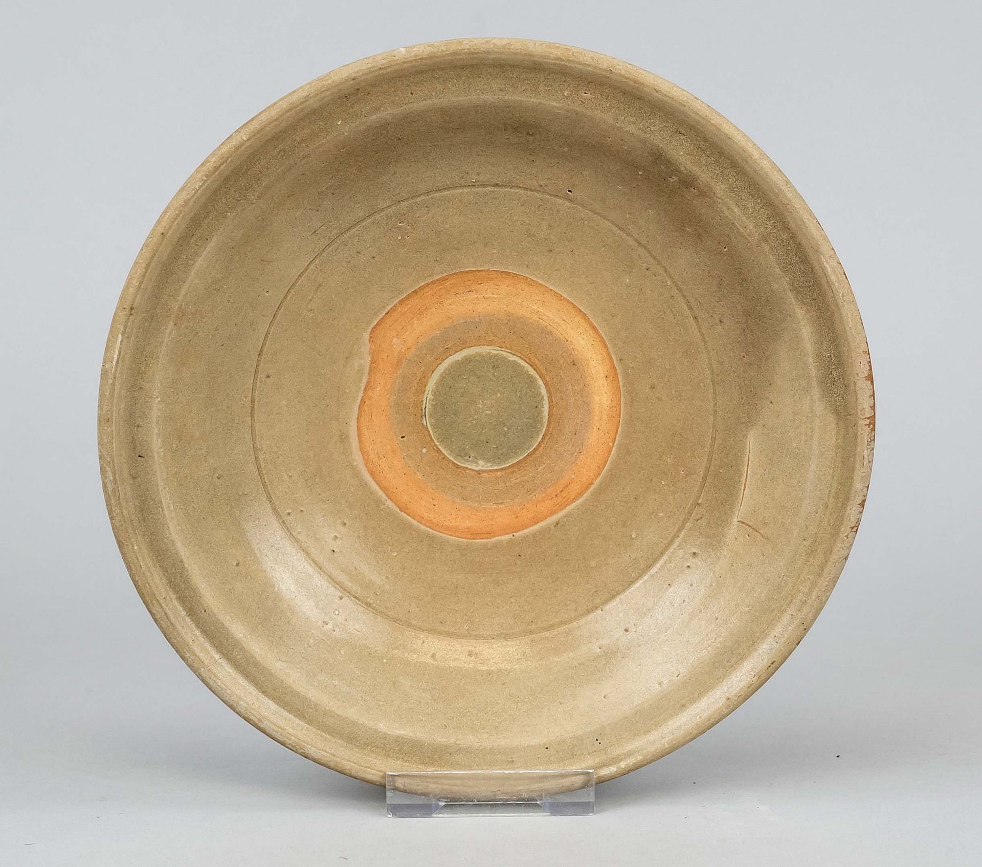 Olive green Swatow celadon plate, China, Ming dynasty(1368-1644), 15th/16th c., reddish Zhangzhou