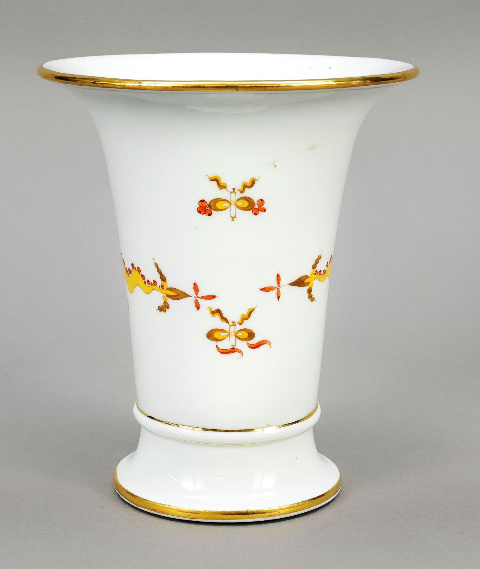 Trumpet vase, Meissen, mark after 1934, 2nd choice, decor yellow court dragon, gold rims, h. 19 cm - Image 2 of 2