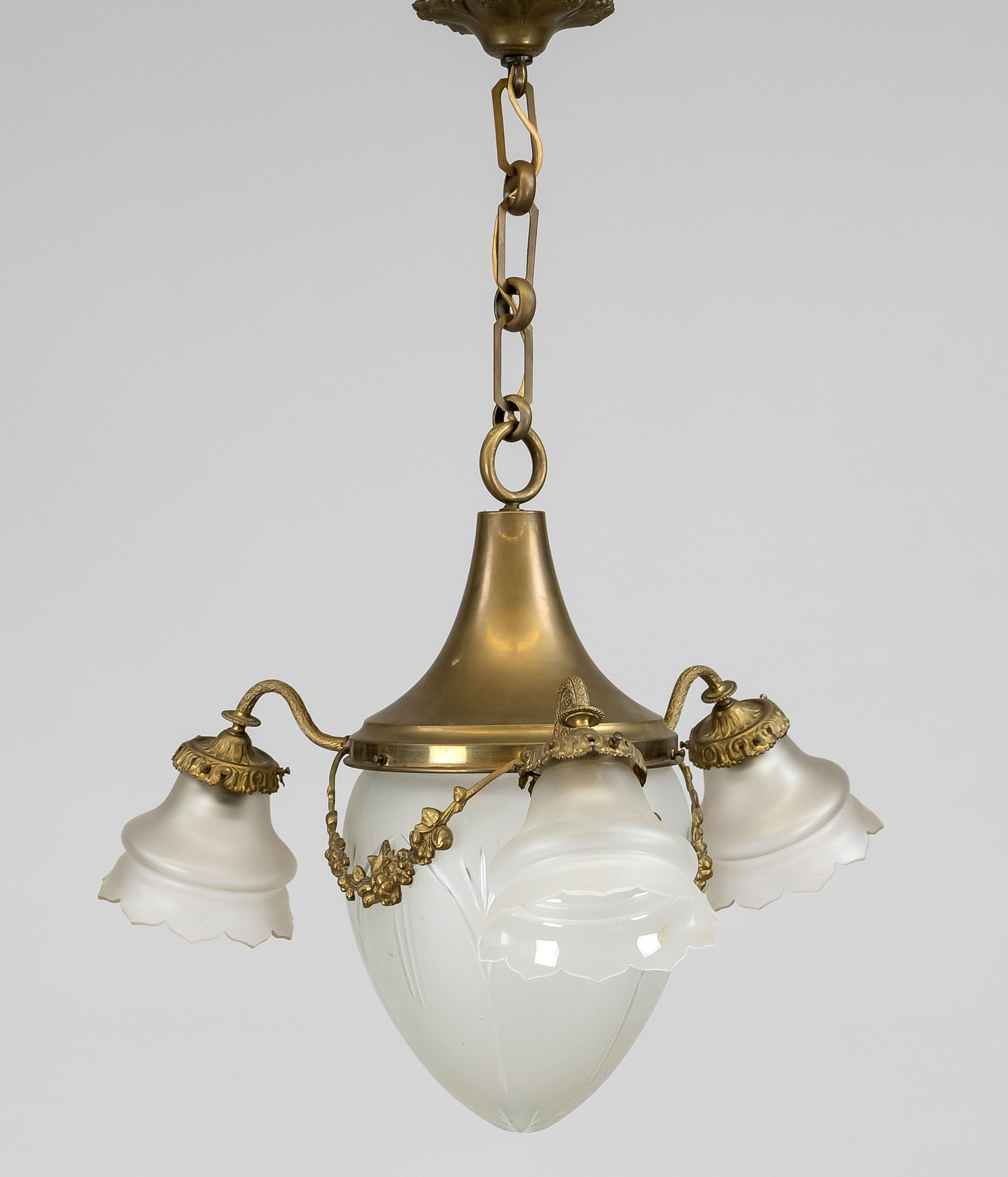 Hanging lamp, late 19th c., brass frame with garland on chain, 3 short and curved chandelier arms