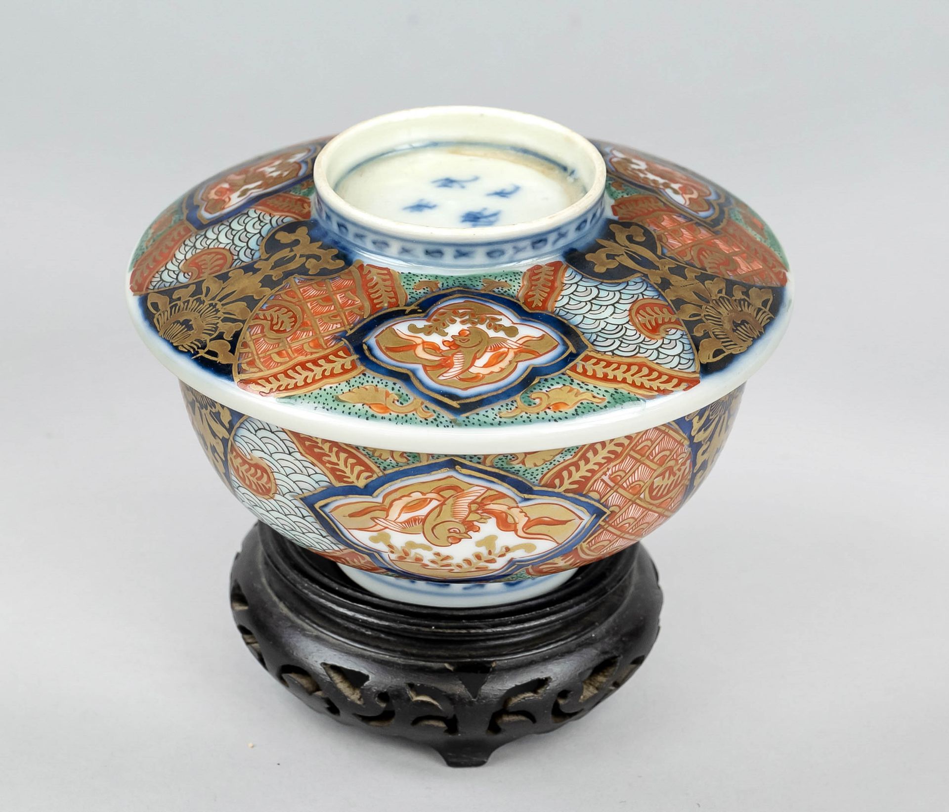 Prunkvoller Imari-Chawan mit D