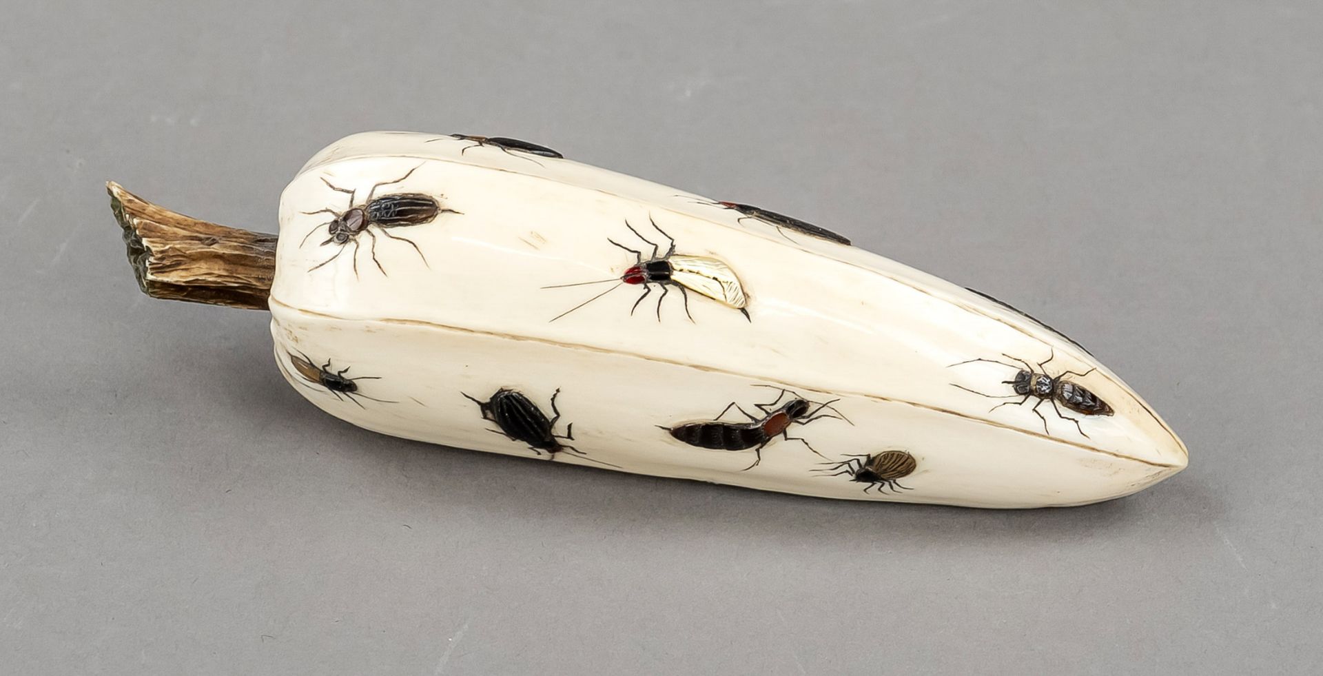 A cob of corn, Japan, Meiji period(1868-1912), around 1900, Shibayama Okimono - carved ivory - Image 3 of 4