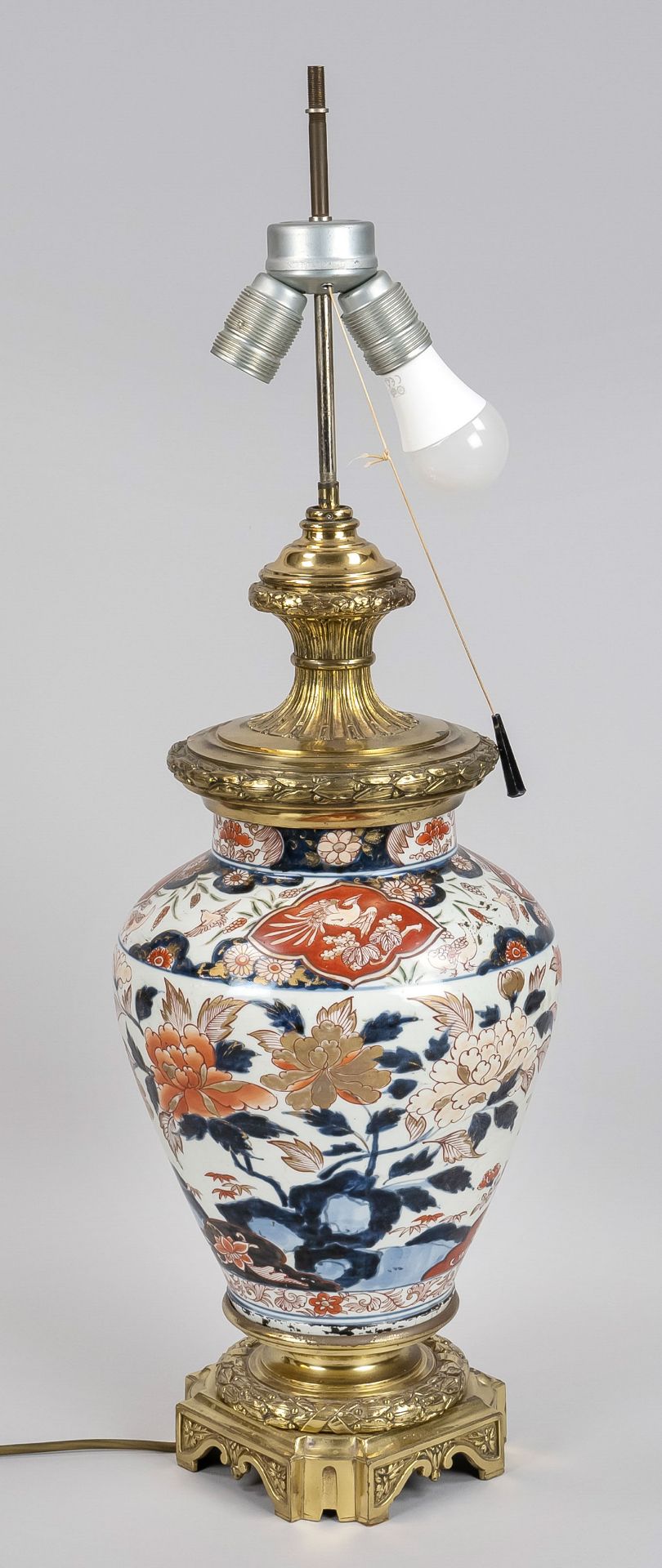 Imari lamp, Japan, Edo period(1603-1868) probably around 1700, porcelain with polychrome glaze