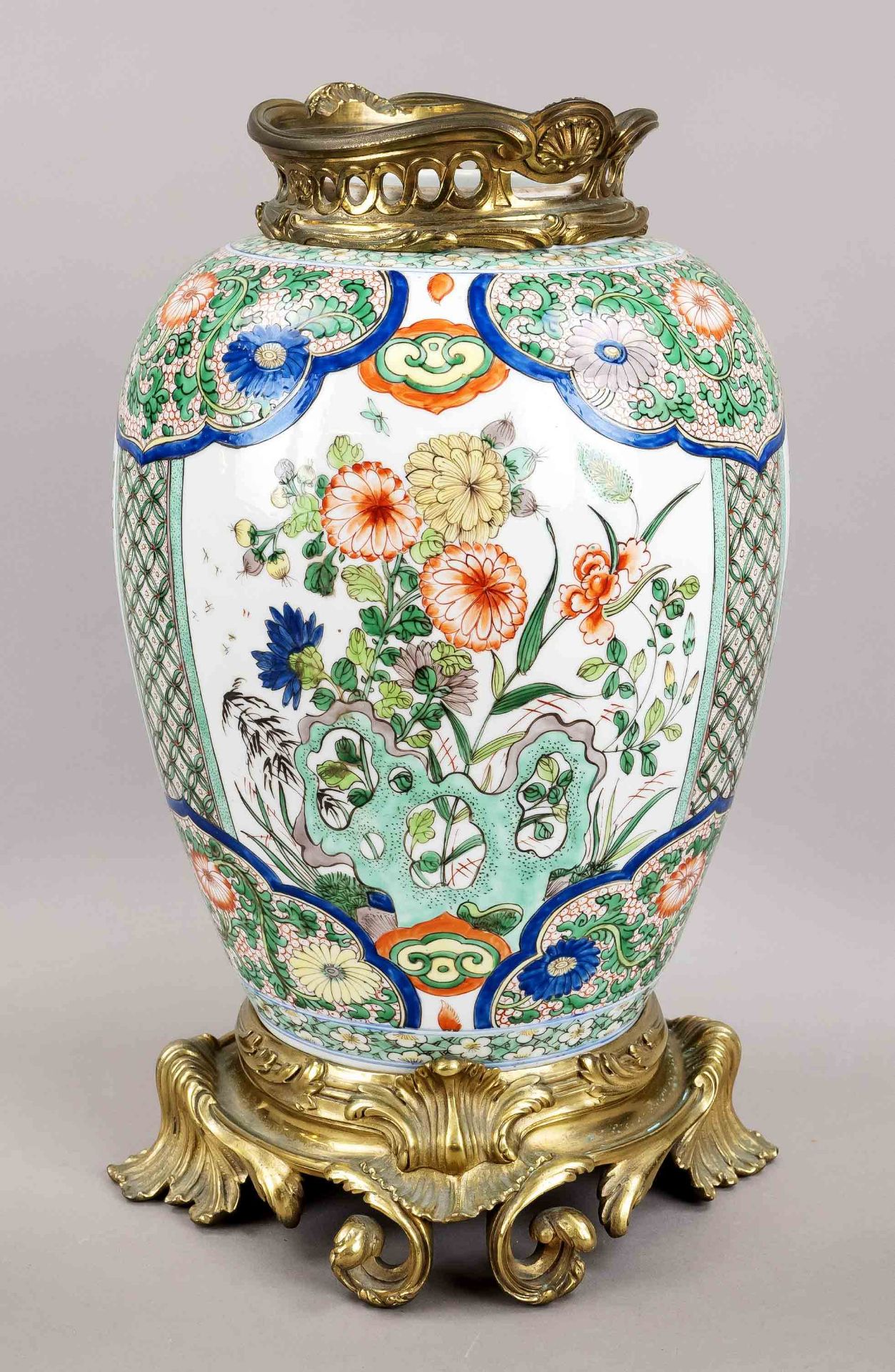 Splendid vase with bronze mounting, Samson, Paris, attrib., around 1890, chinoiserie painting in - Image 2 of 3