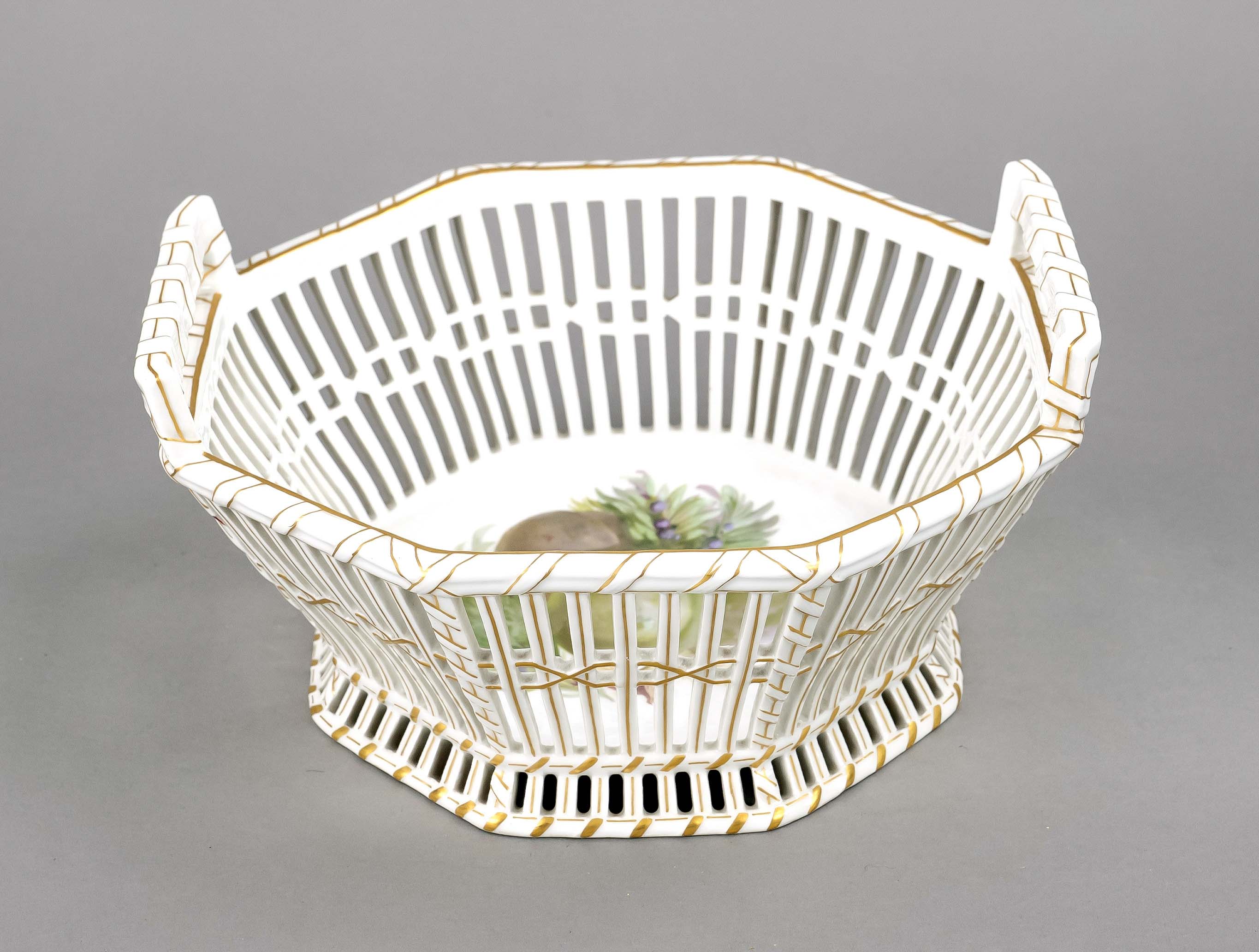 Basket, KPM Berlin, mark 1870-1945, 1st choice, red imperial orb mark, octagonal form with side