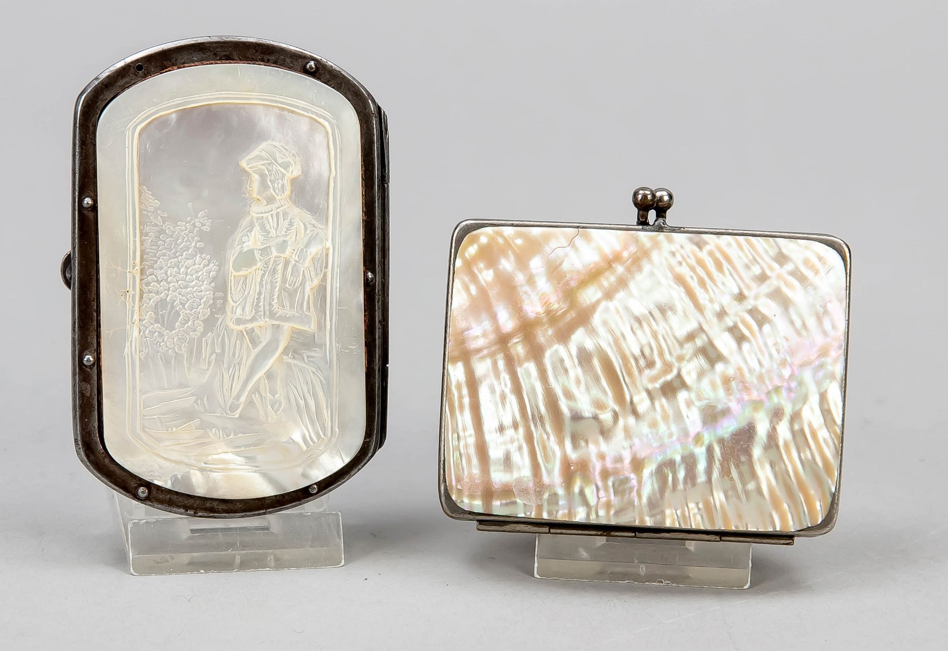 2 purses with mother-of-pearl overlays, 19th/20th c., 1 x figuratively carved, h. to 9 x 6 cm