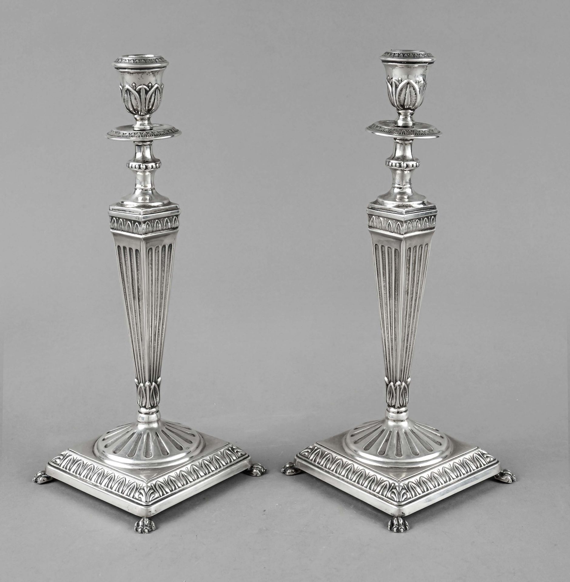 Pair of candlesticks, Italy, early 20th c., MZ indistinct, silver 800/000, round stand on square