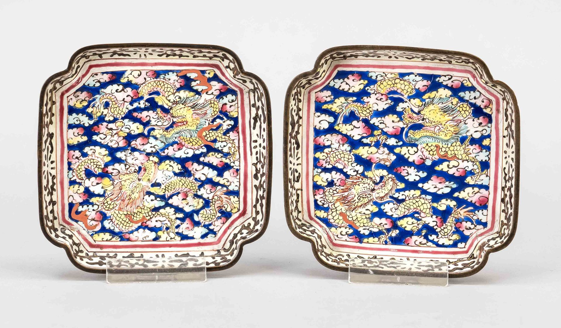 Pair of ornamental Beijing enamel plates, China, Qing dynasty(1644-1912), Qianlong period(1735-