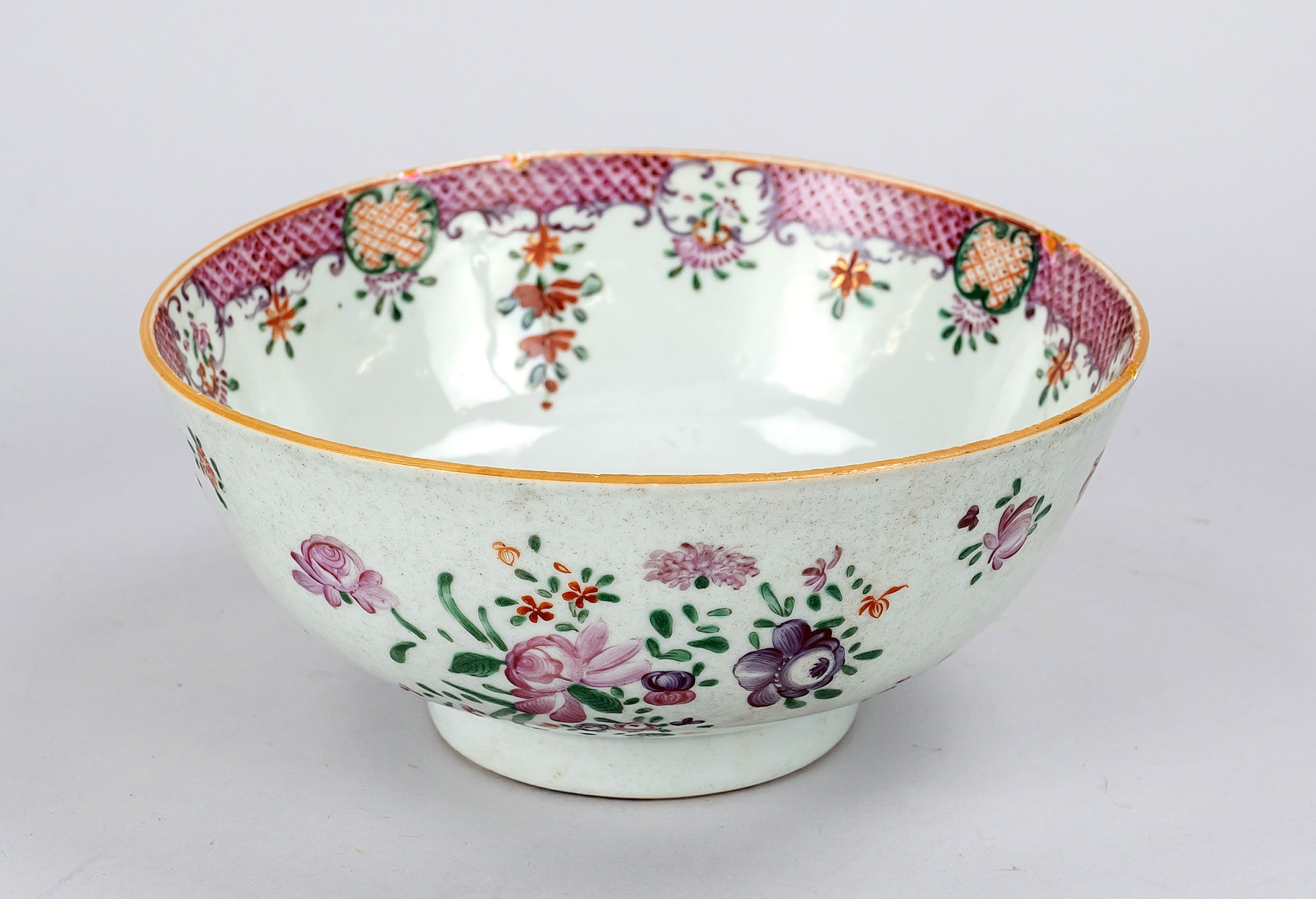 Flower bowl famille rose, China, Qing, Qianlong period(1735-1796), 18th century, porcelain with