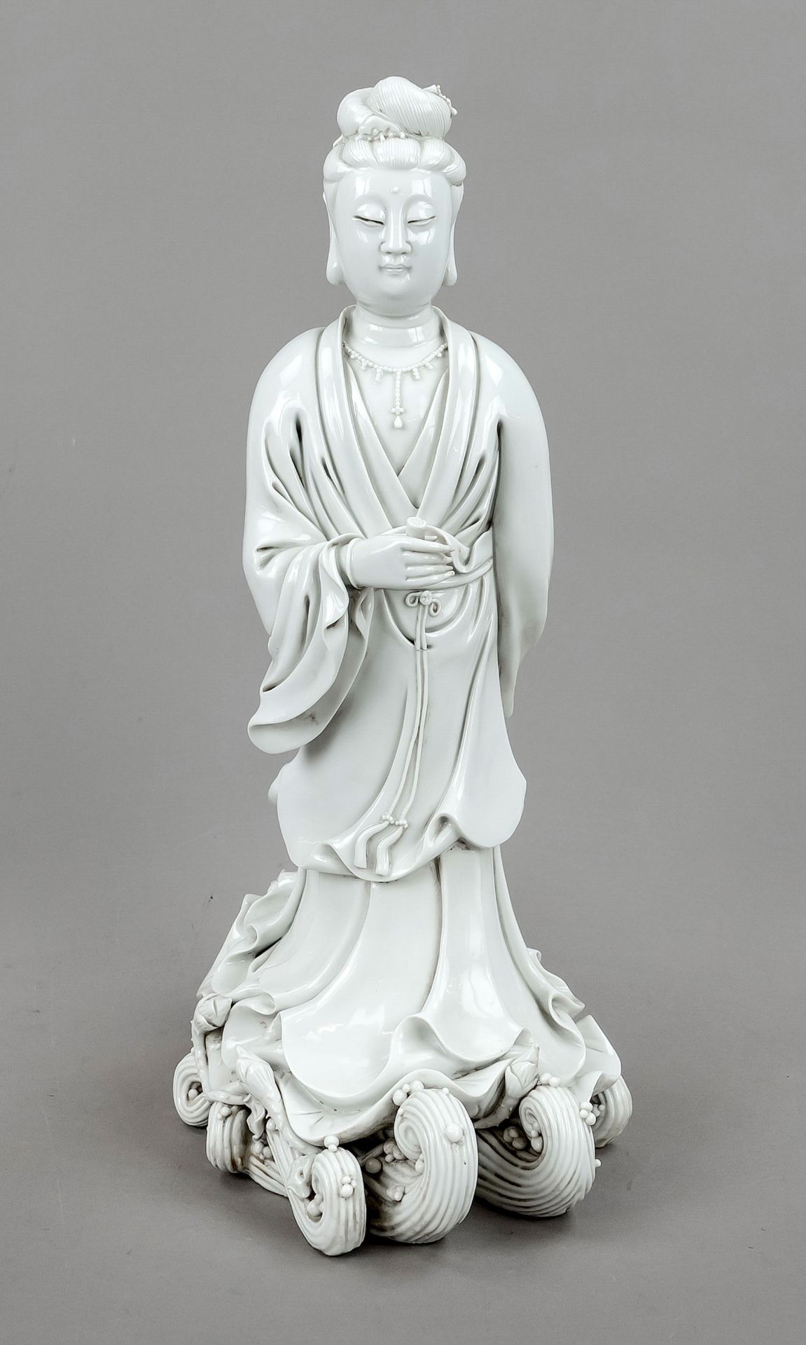 Large Guanyin Blanc de Chine, China, Qing dynasty(1644-1911), 19th century, pure white Dehua