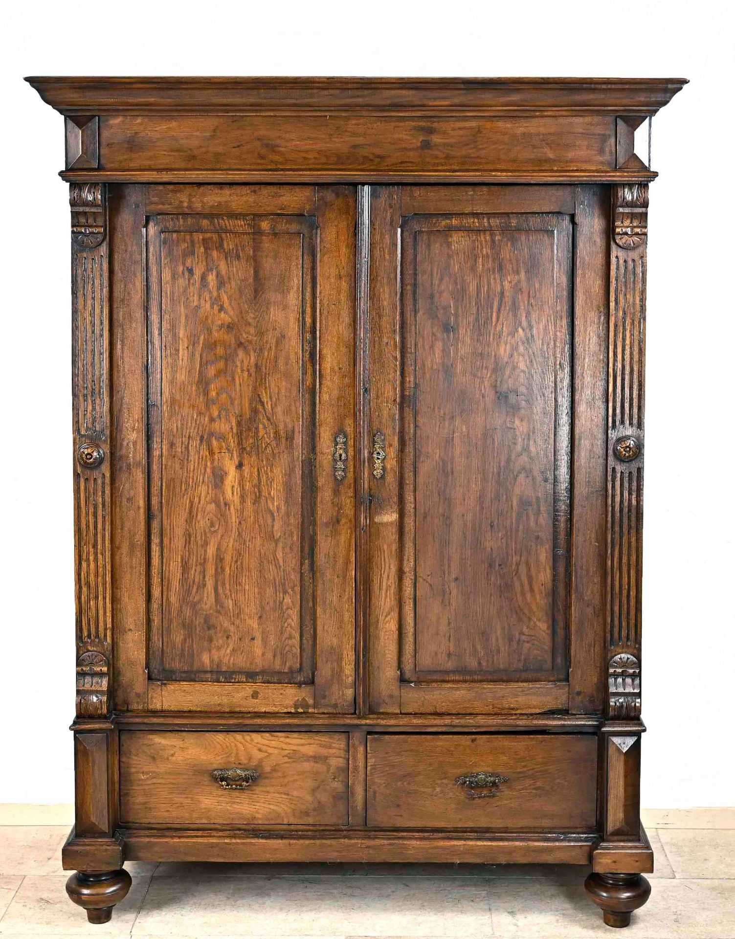 Closet, Wilhelminian period around 1880, oak, dismountable, with shelves, 193 x 140 x 62 cm.- The