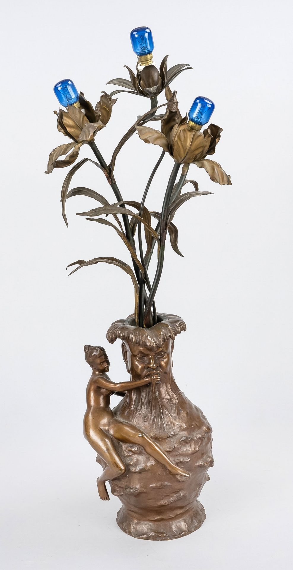 Vase lamp, France, around 1900, bronze. Full sculptural female nude on bulbous jug with figural