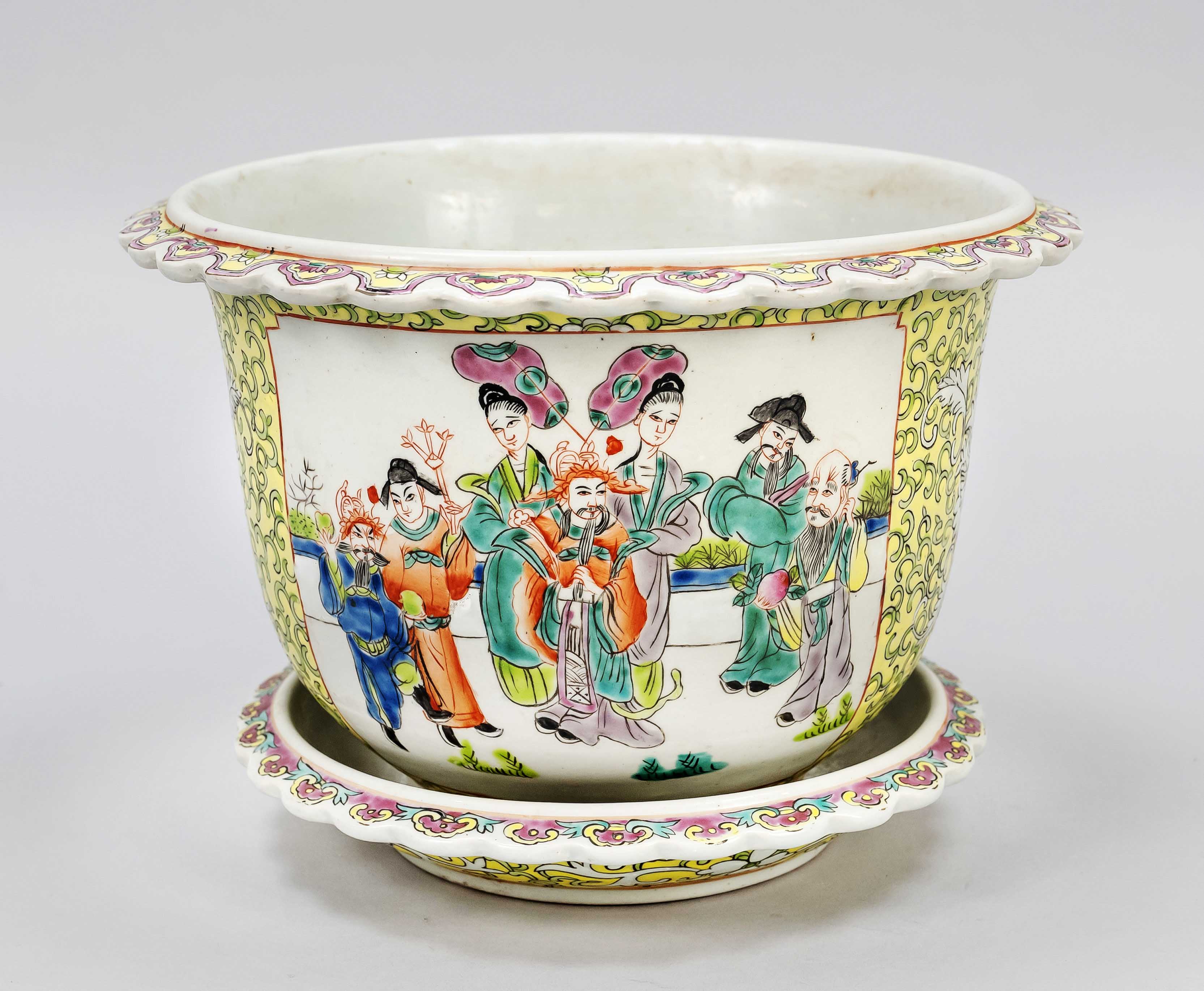 Cachepot Famille Jaune with original saucer, China, c. 1900, porcelain with yellow-domed enamel - Image 2 of 2