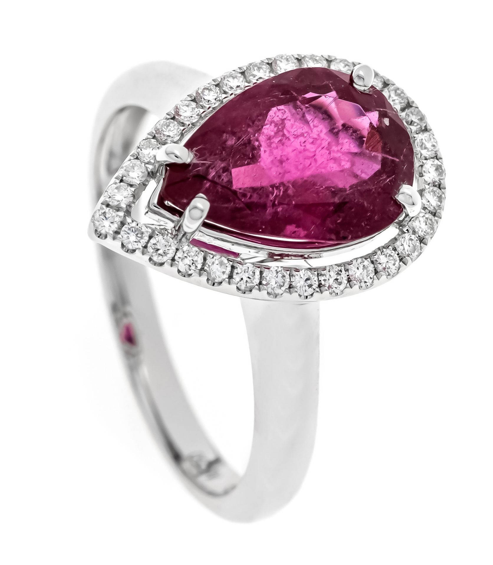 Rubellite diamond ring WG 750/000 with a drop-shaped faceted rubellite 11.1 x 7.9 mm, blue-tinted