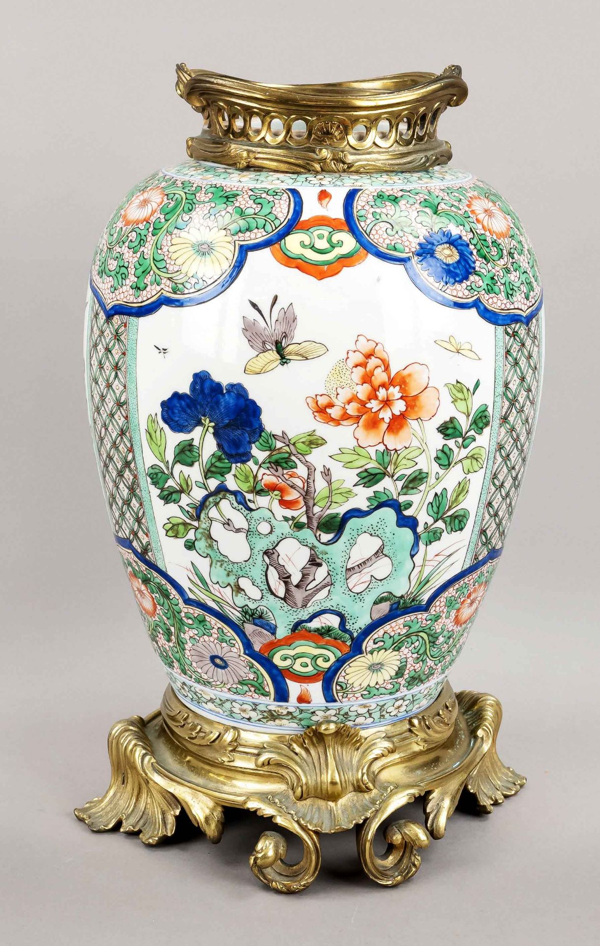 Splendid vase with bronze mounting, Samson, Paris, attrib., around 1890, chinoiserie painting in