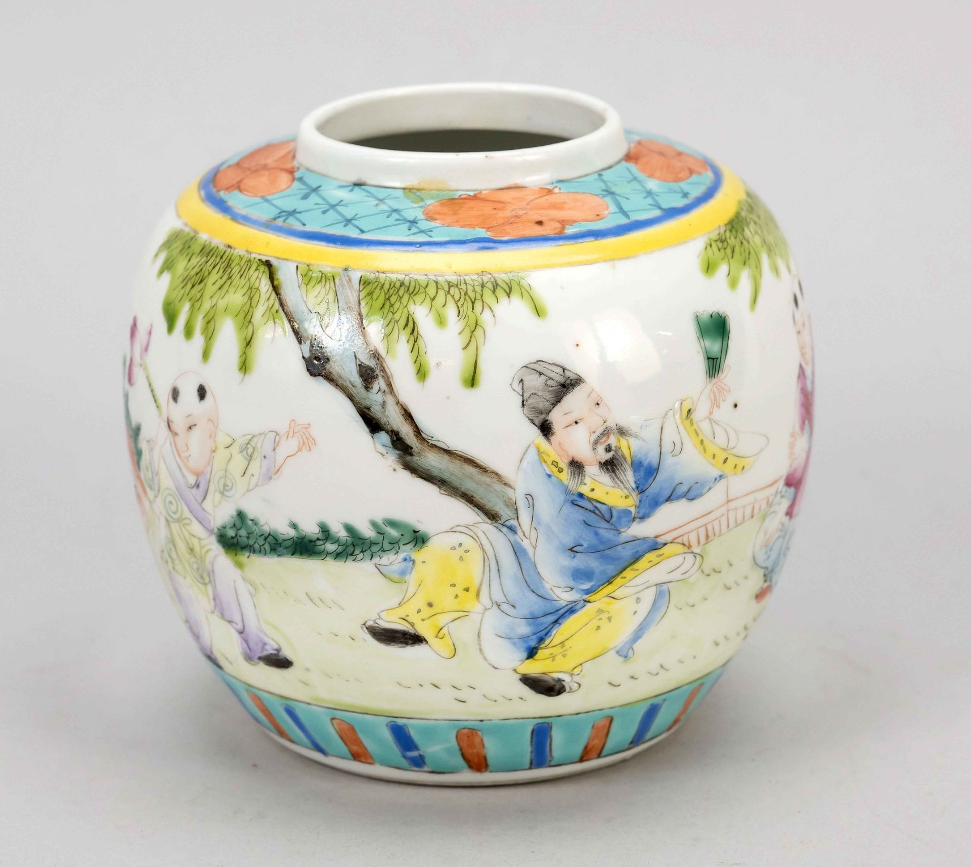 Shoulder pot, China, Republic period(1912-1949), porcelain with polychrome onglaze and underglaze