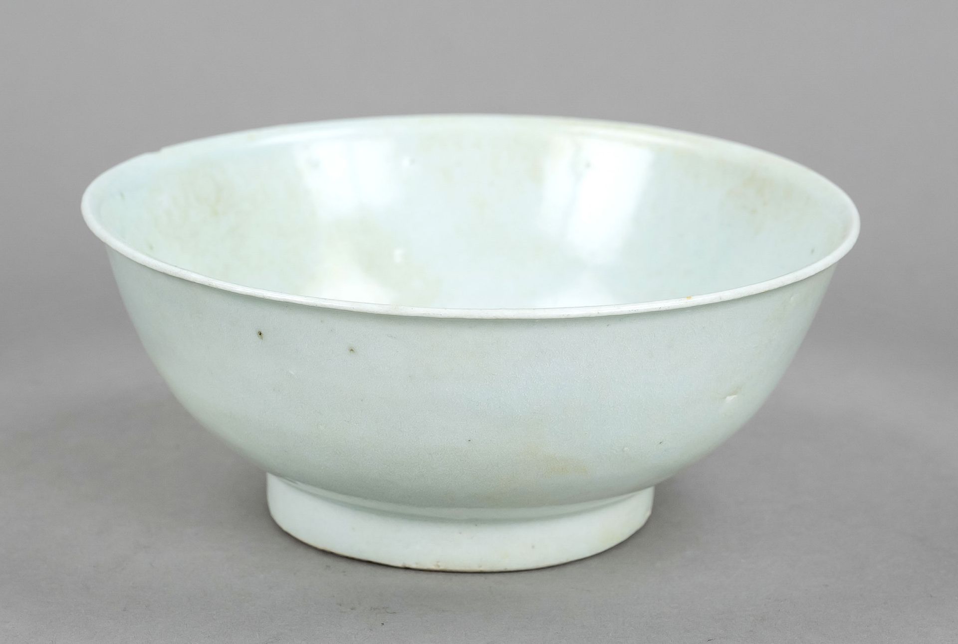 Large food bowl, China, Ming dynasty(1368-1644), 16th/17th century, porcelain with bluish shimmering