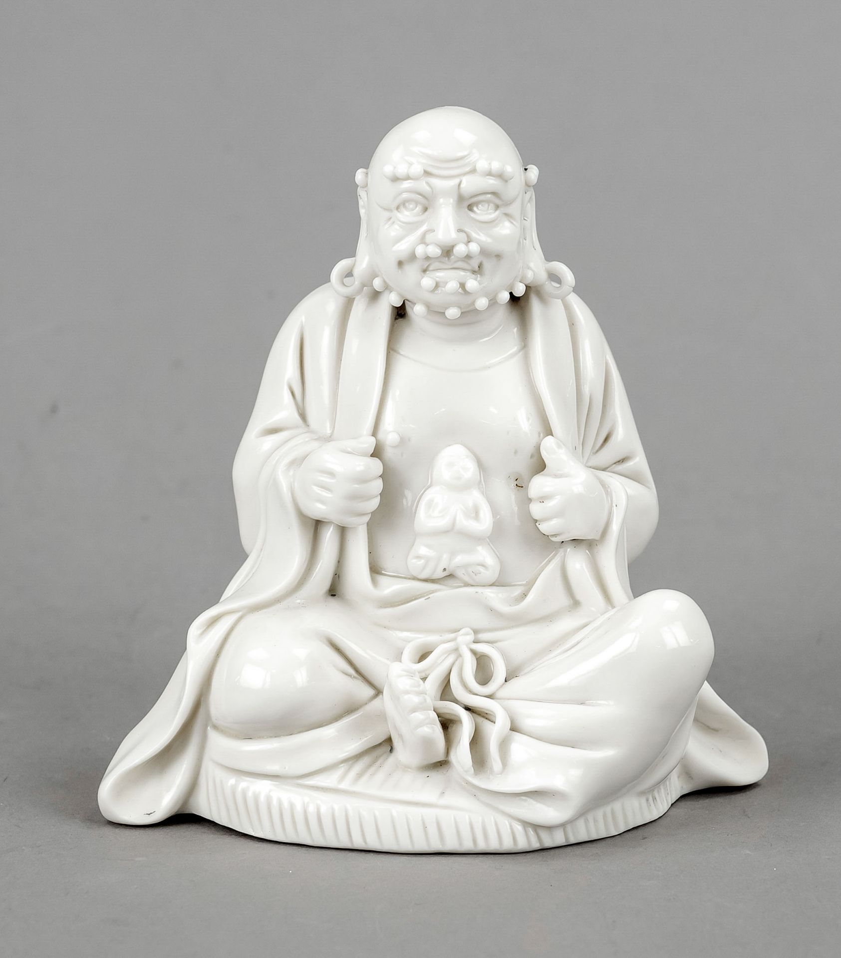 Arhat Gobaka Blanc de Chine, China, 19th/20th c., Dehua porcelain of Luohan presenting the Buddha