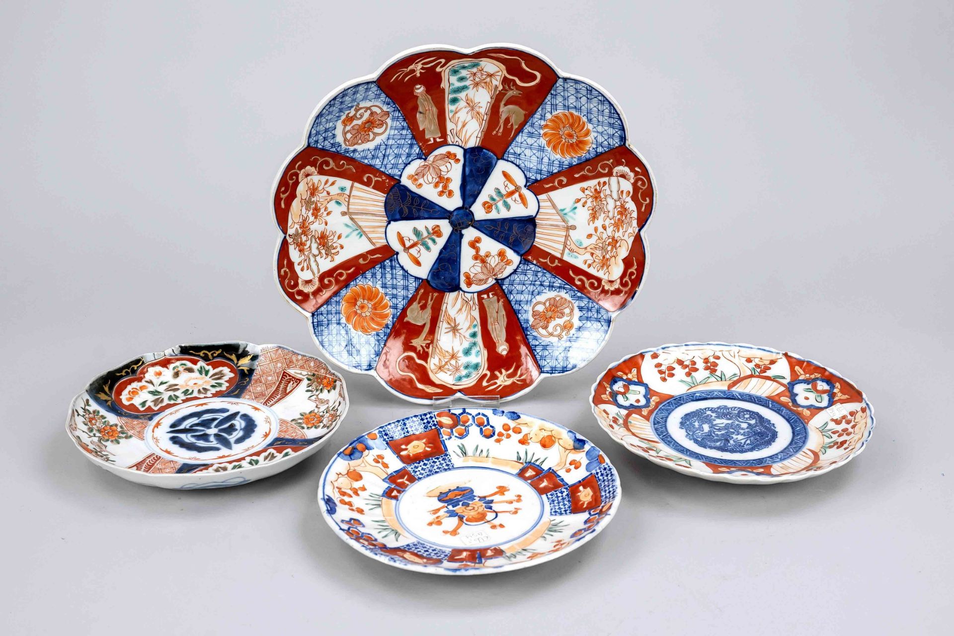 4 Imari-Teller in Chrysantheme