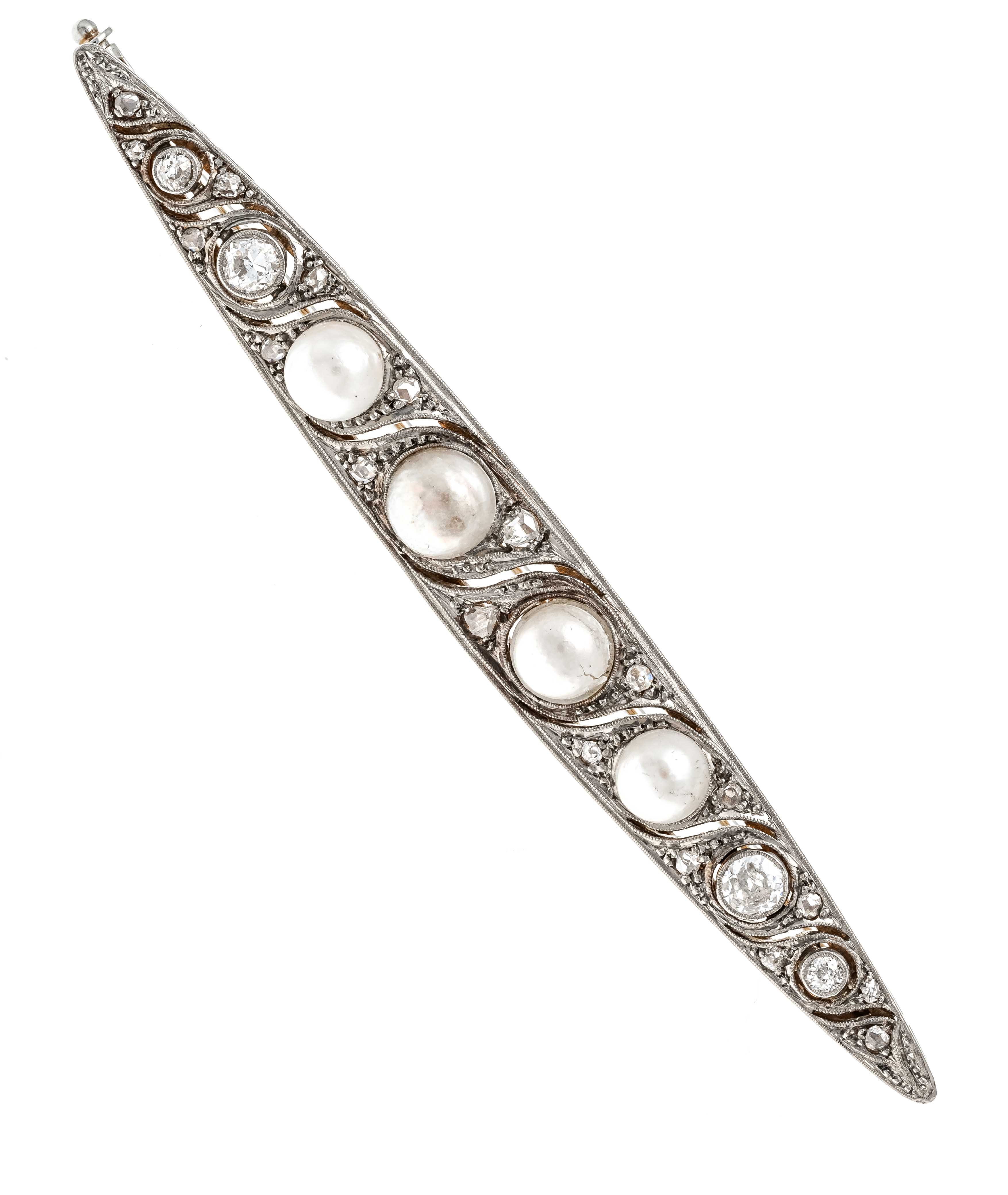 Old-cut diamond pearl brooch GG/WG 585/000 with 4 half-pearls/pearls 6 - 5 mm, 4 old-cut diamonds,