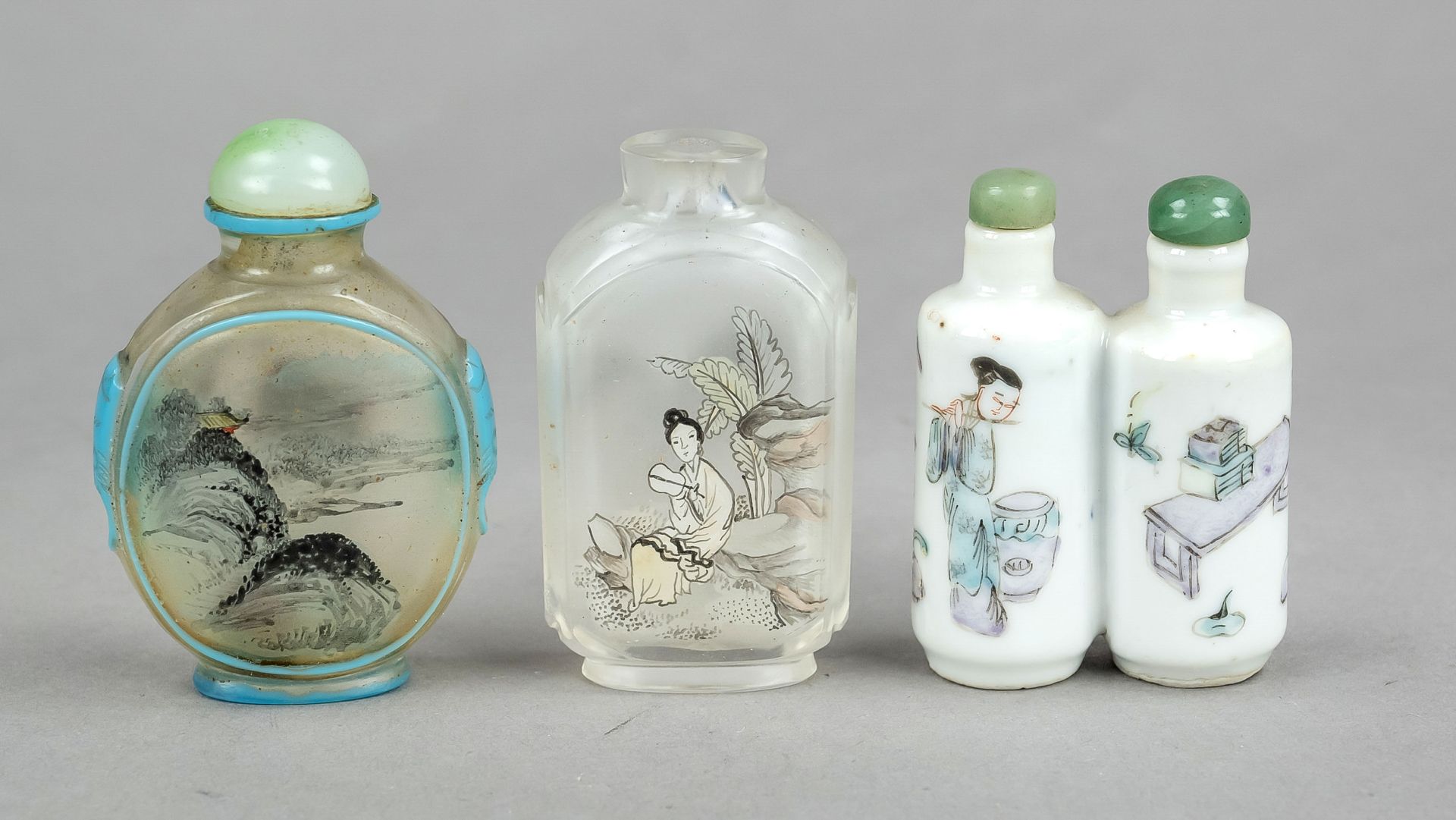 3 Snuffbottles ''Palace ladies and eccentric pair of birds'', China, 19th/20th c., porcelain
