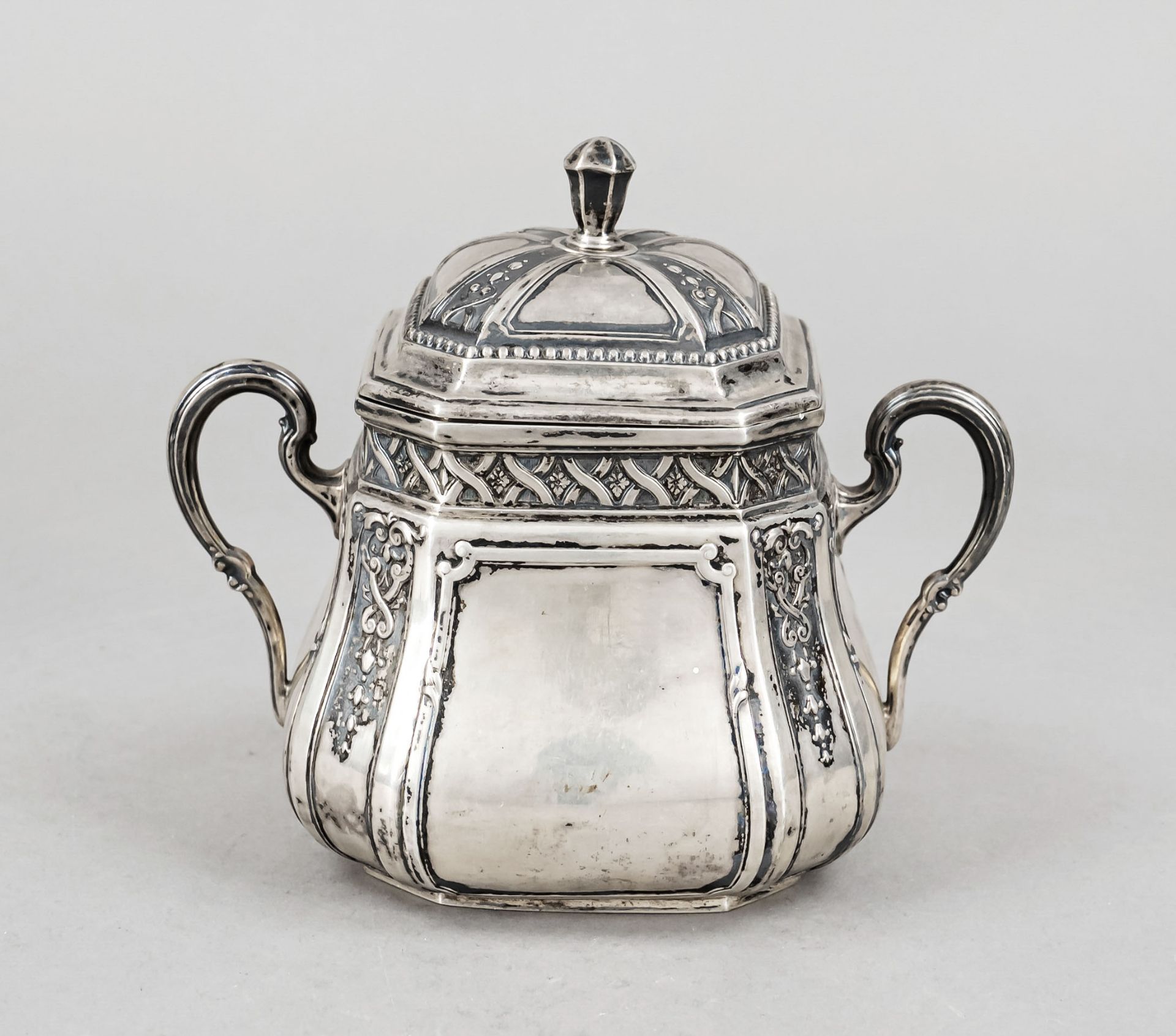 Sugar bowl, German, c. 1900, maker's mark Wilhelm Binder, Schwäbisch Gmünd, silver 800/000, gilt