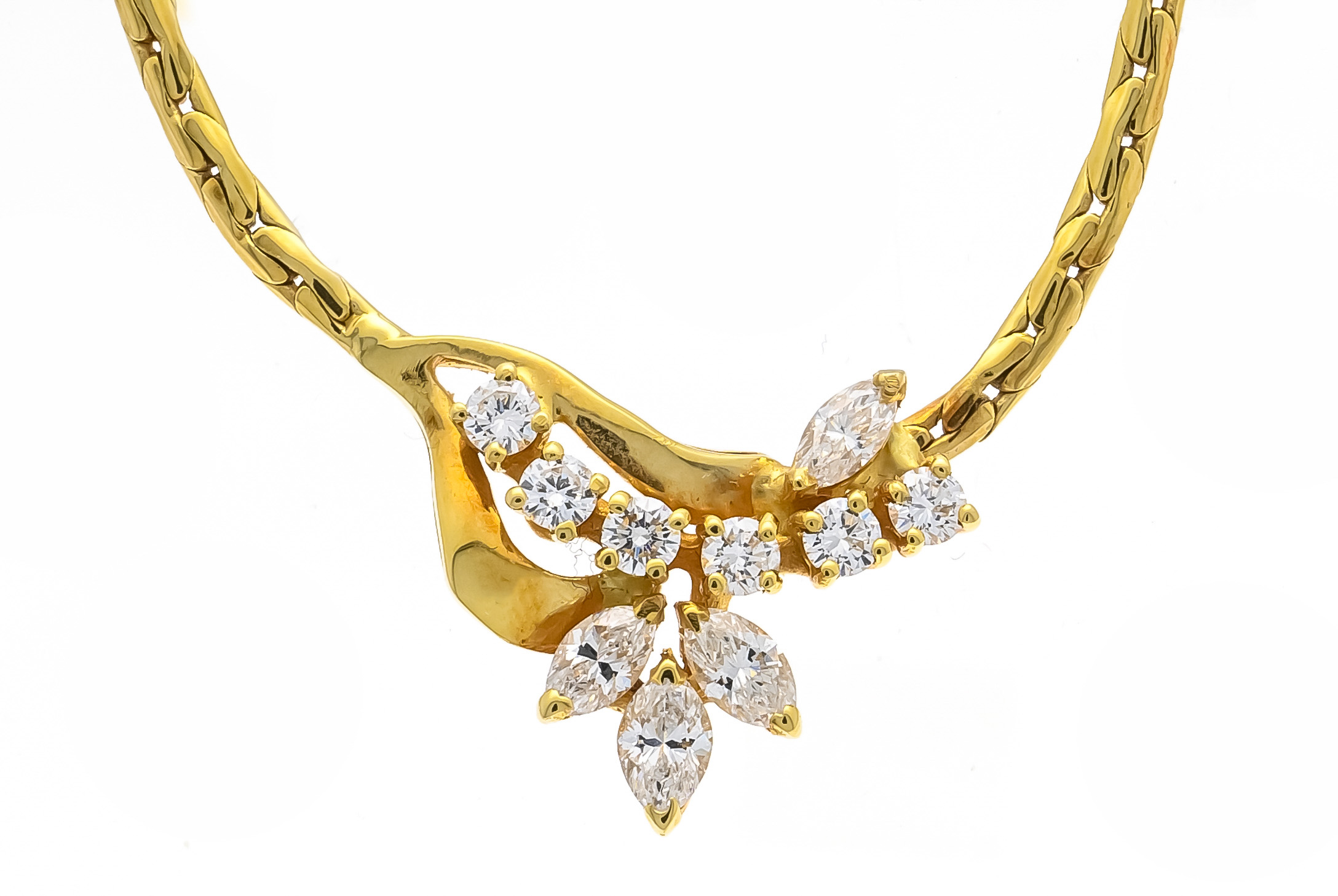 Brilliant centerpiece necklace GG 750/000 with 4 diamond navettes and 6 brilliant-cut diamonds,