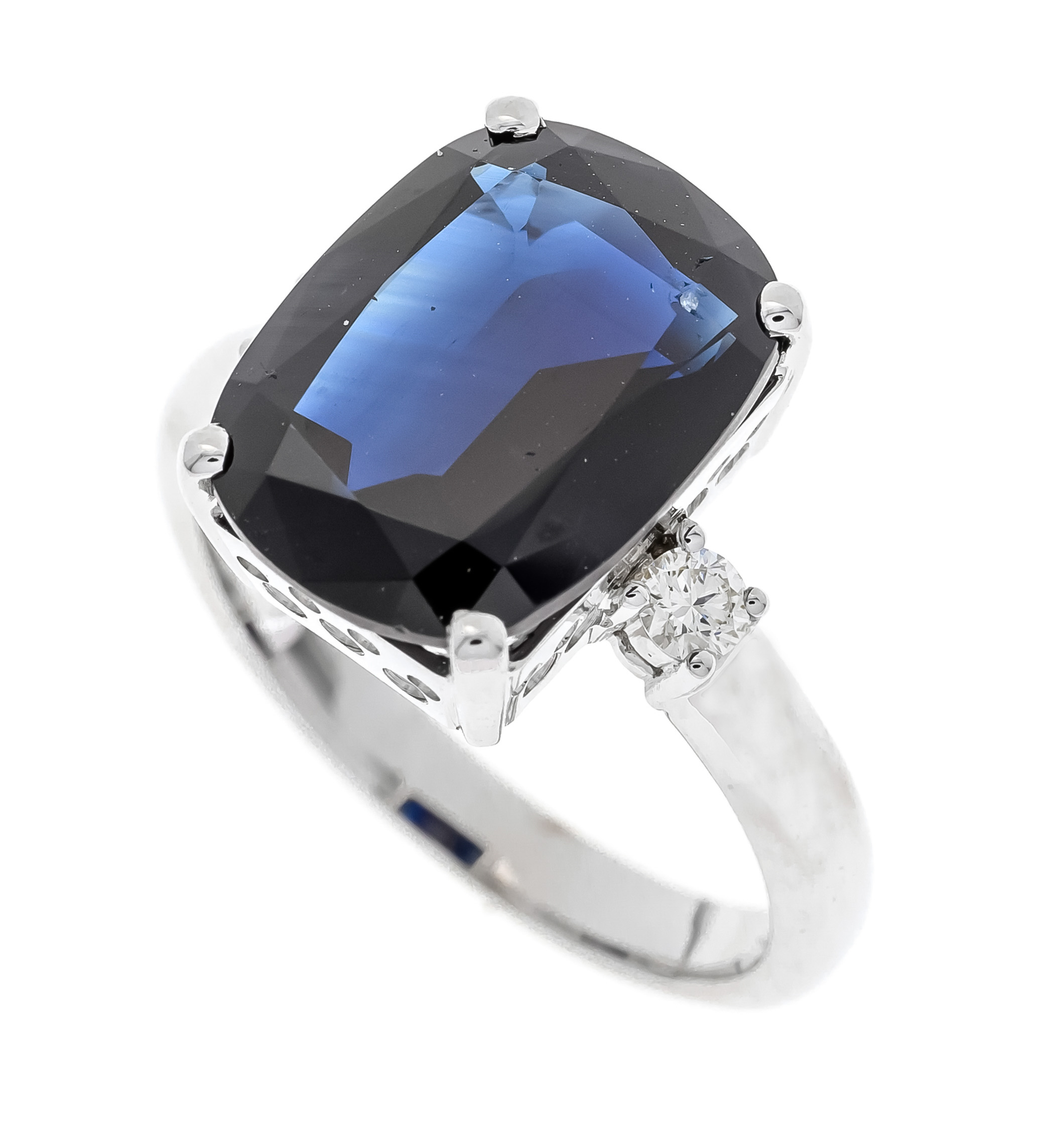 Sapphire ring WG 750/000 with an oval faceted sapphire 6.92 ct dark blue - blue, transparent with