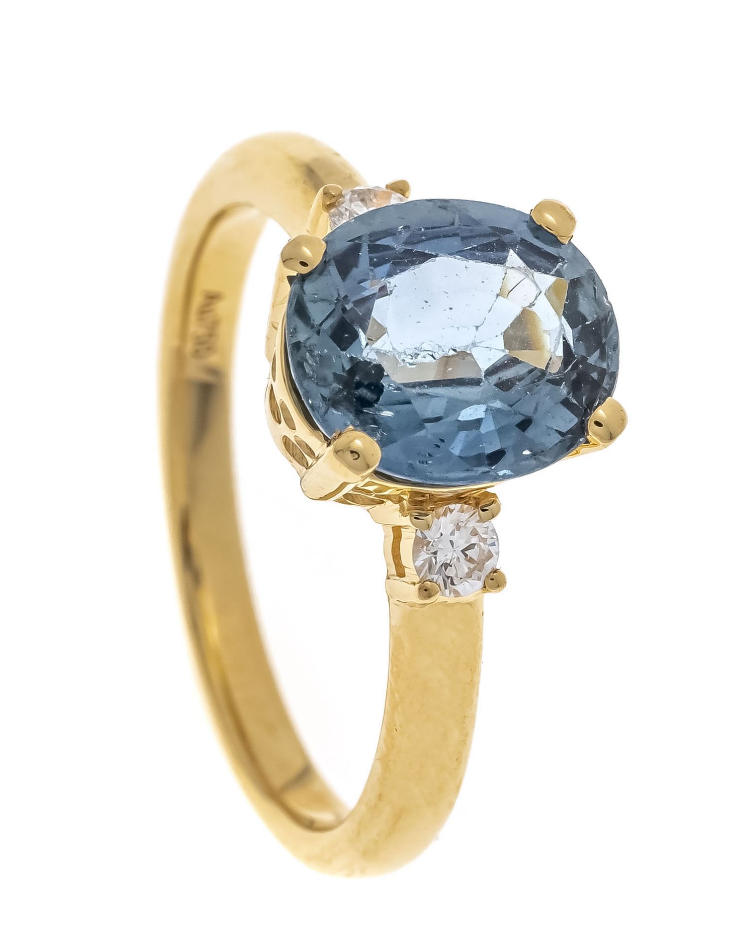 Sapphire diamond ring GG 750/000 with an oval faceted sapphire 2.2 ct lighter blue, eye clean -