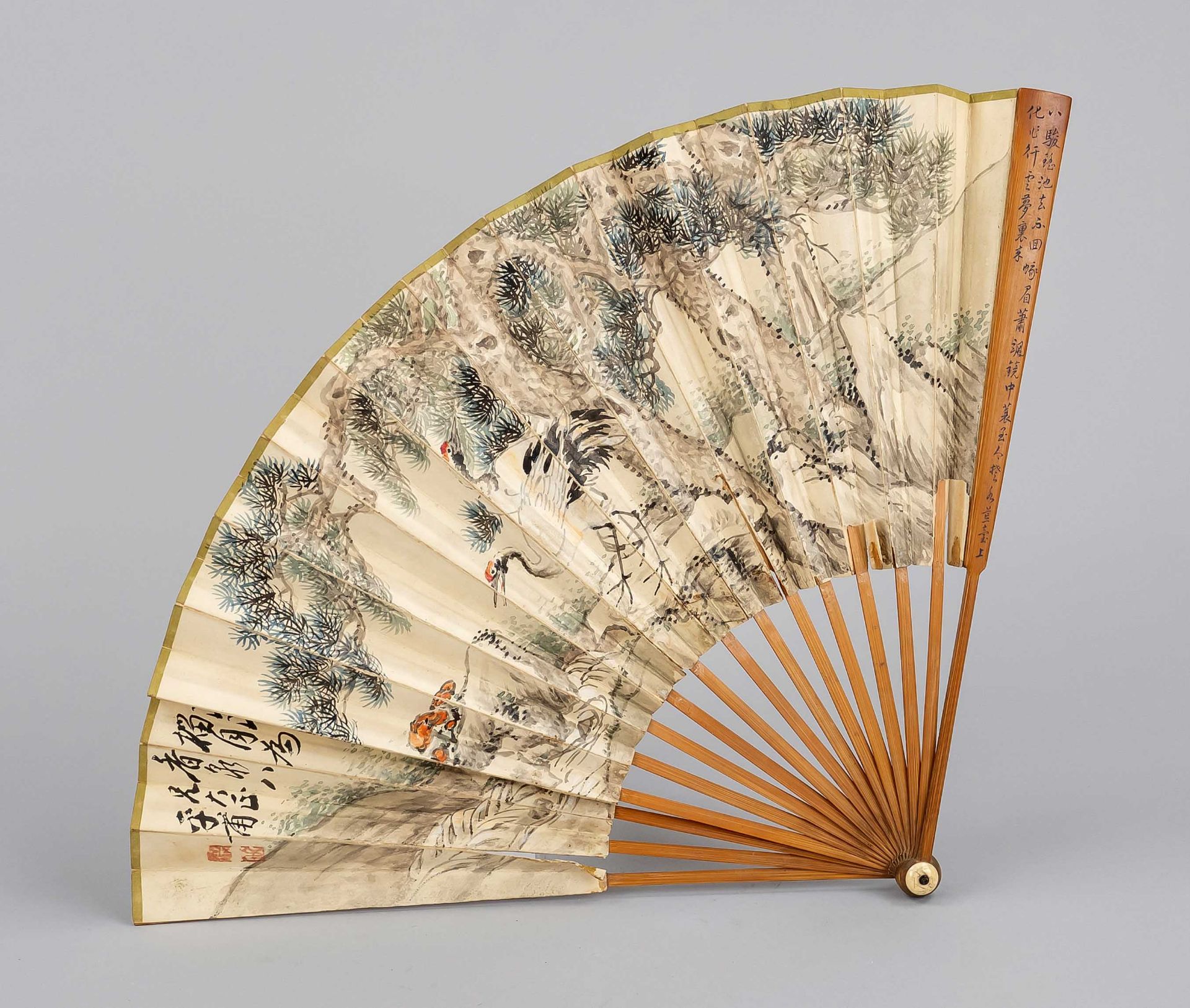 Painted fan ''Kranichpaar im Kiefernwalde'', China, 20th c., ink, colors and gold paint on paper